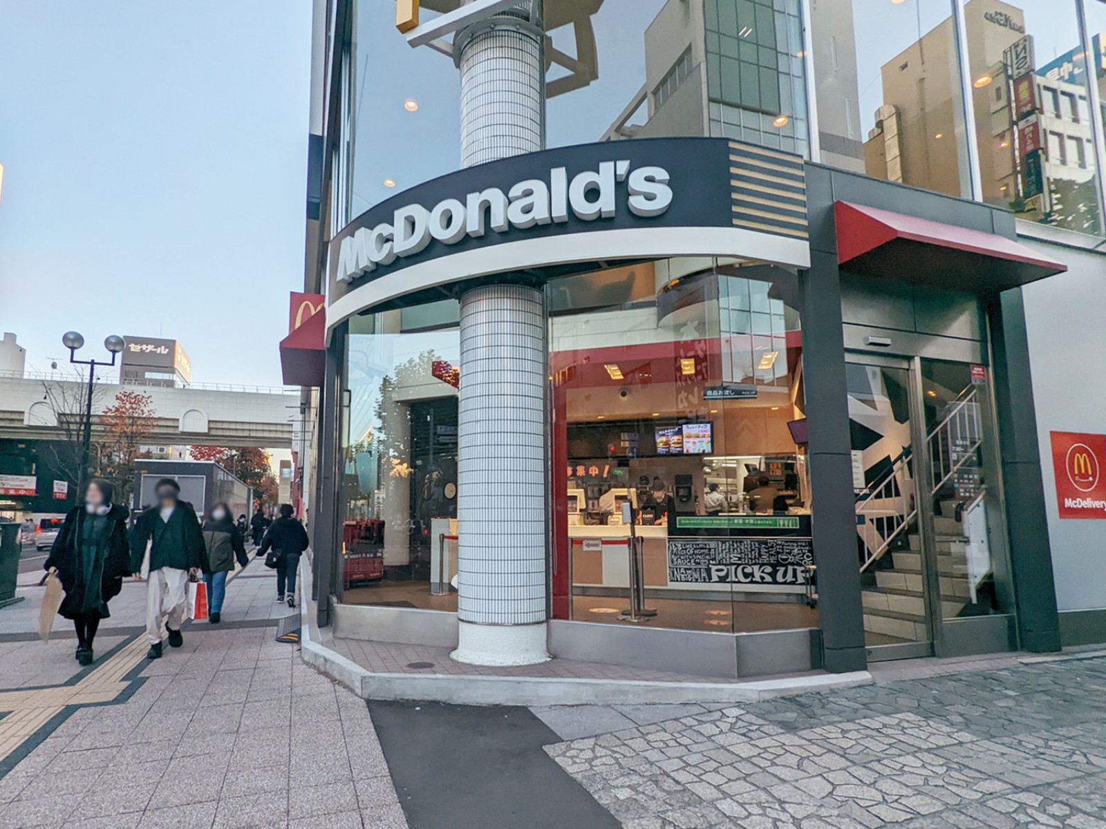 至近のマクドナルド 札幌南二条店