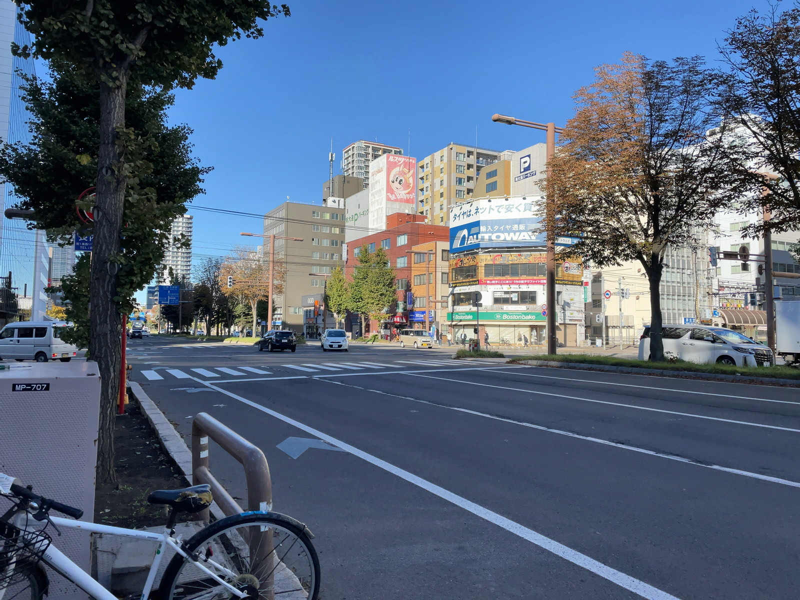 ワンズ南一条ビル前面の通り