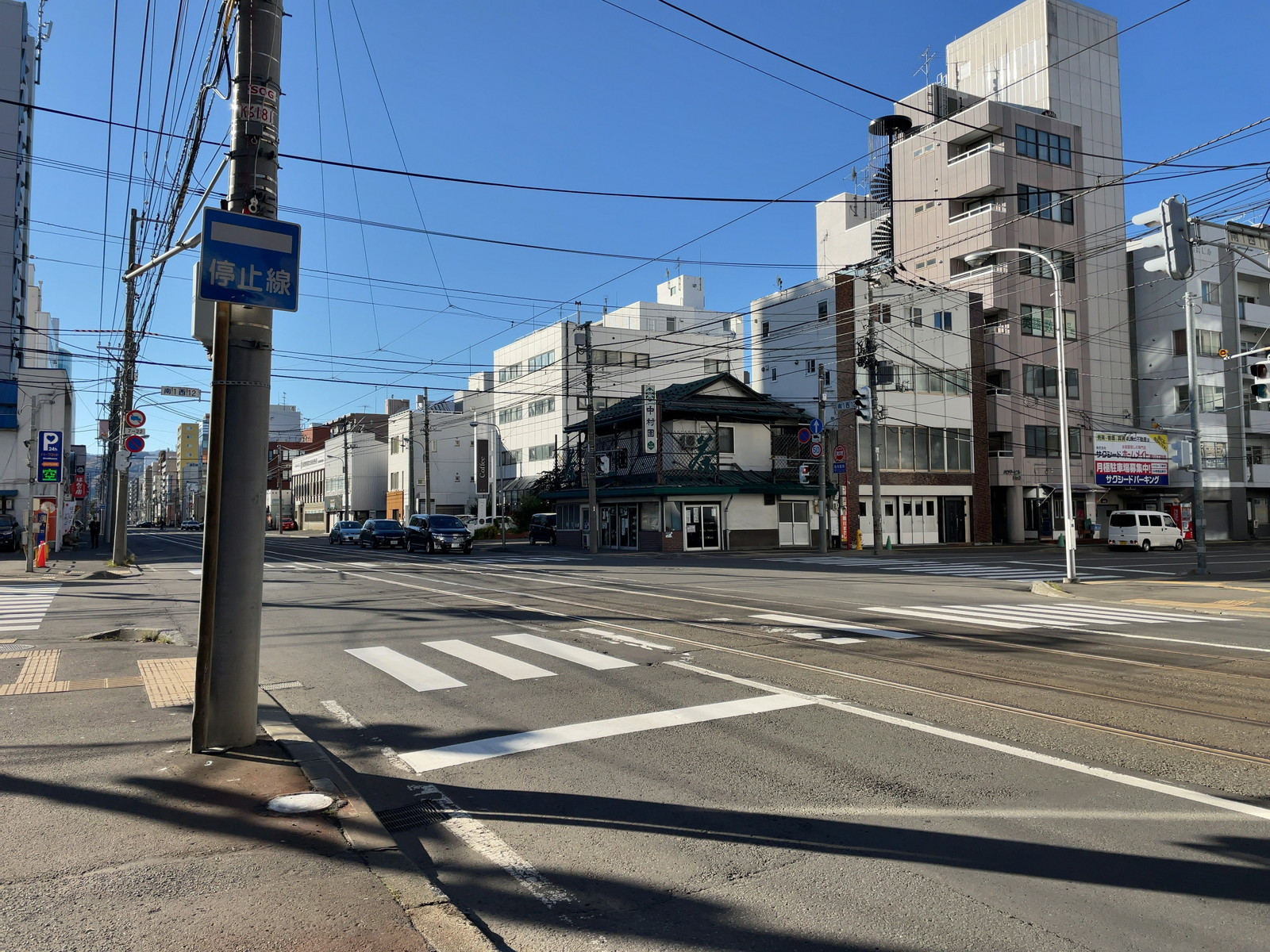 一条ビル前面の通り