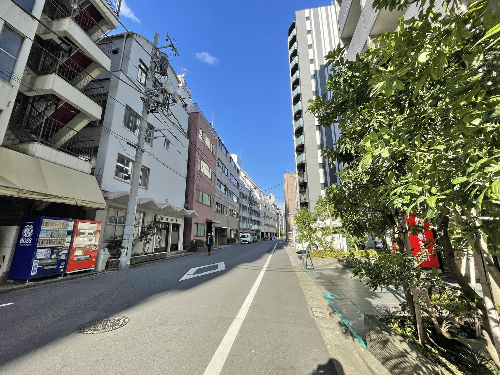 塚田ビル前面の通り