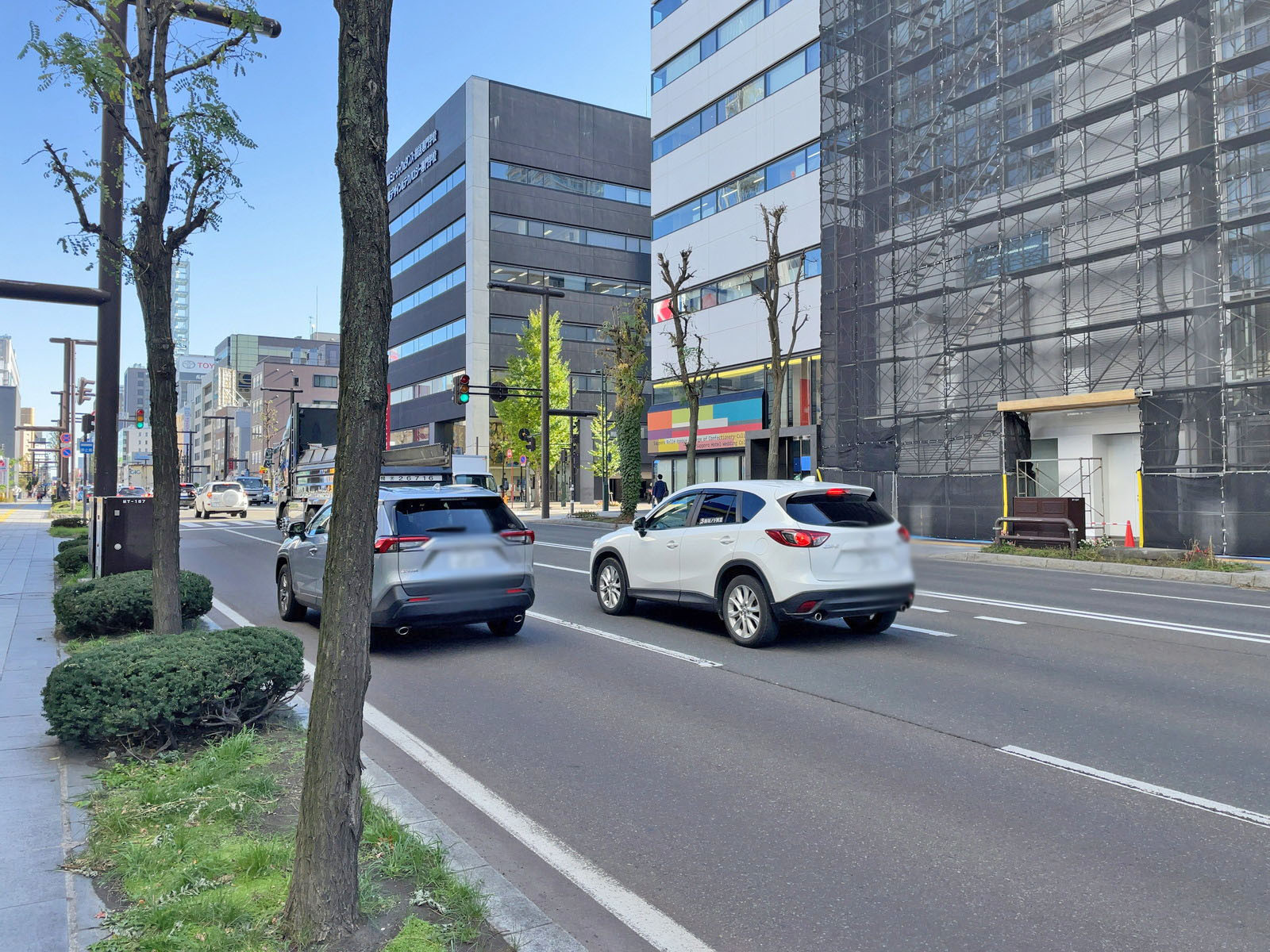 第三古久根ビル前面の通り