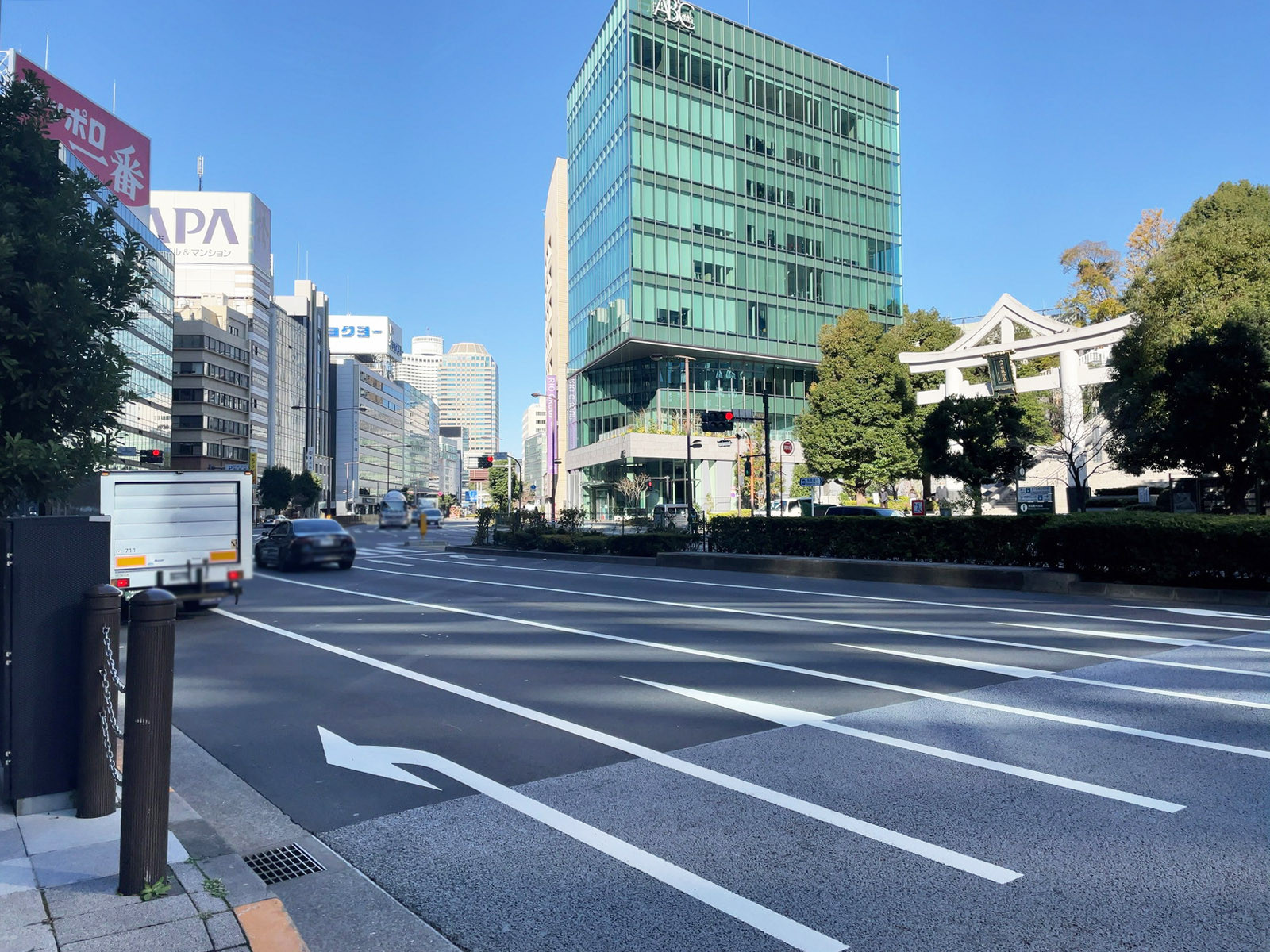 S-GATE赤坂山王前面の外堀通り