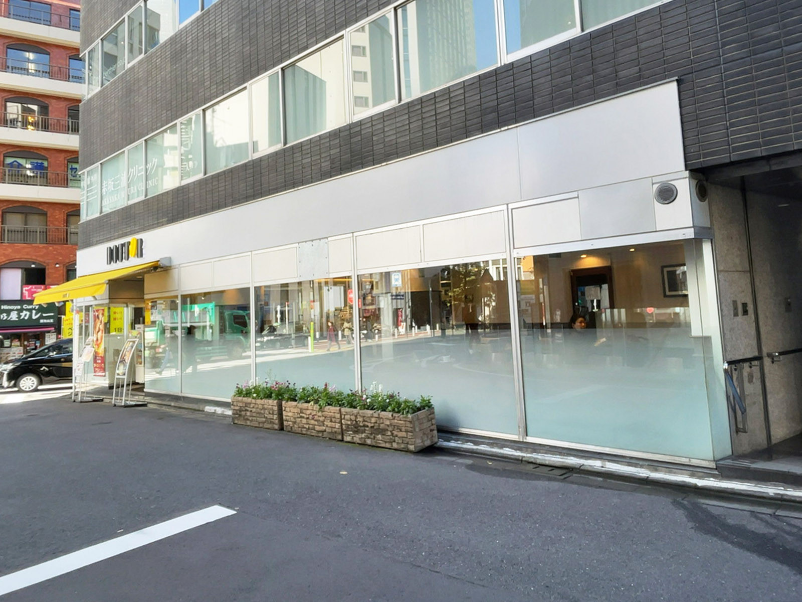 並びのドトールコーヒーショップ 赤坂2丁目店
