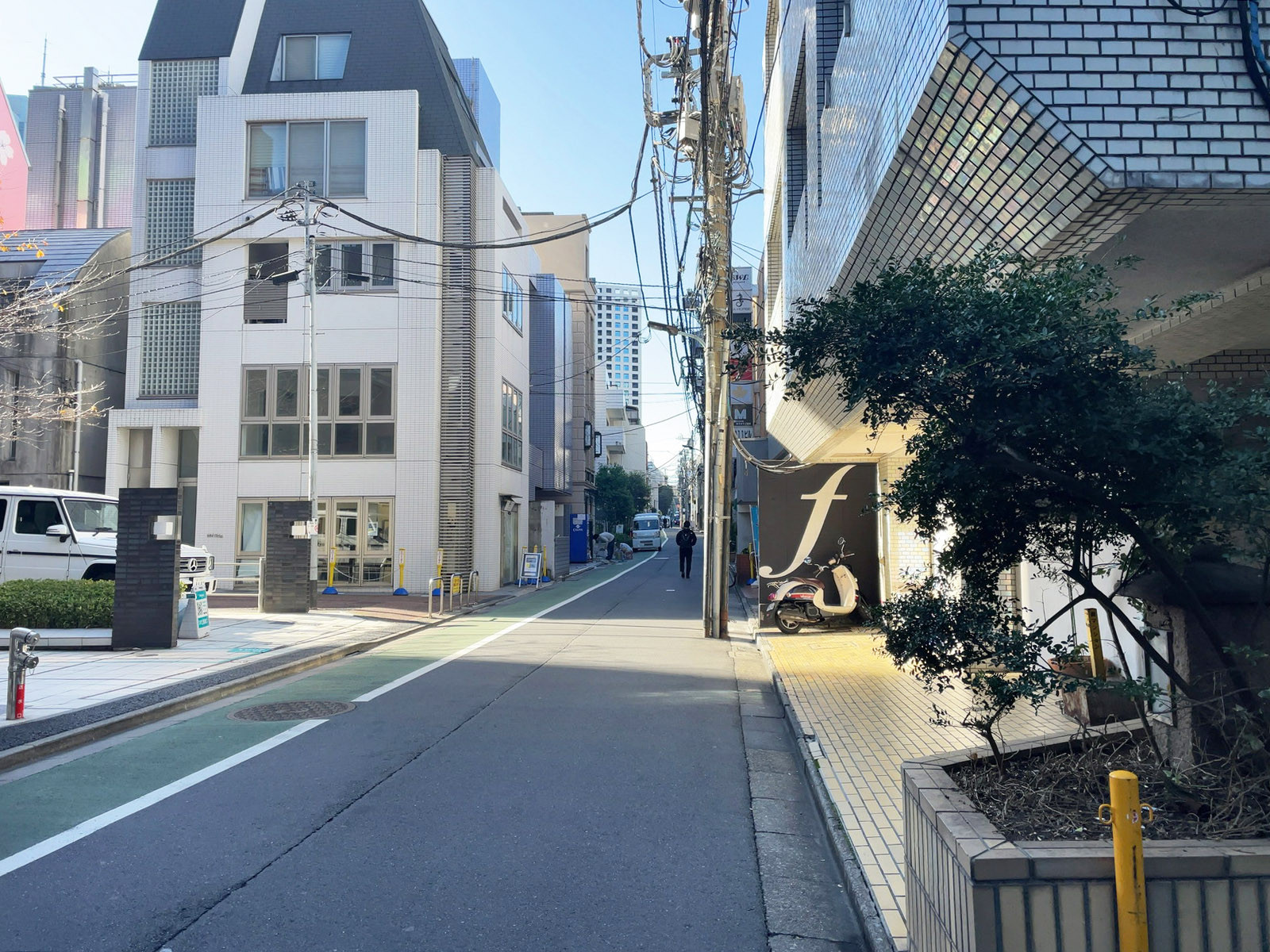 赤坂辻ヶ堂ビル前面の通り