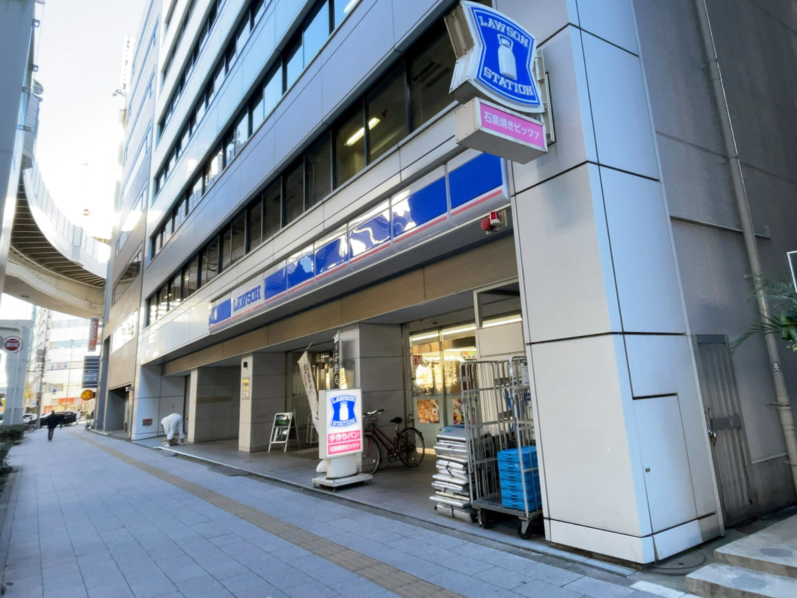 隣のローソンH初台一丁目店