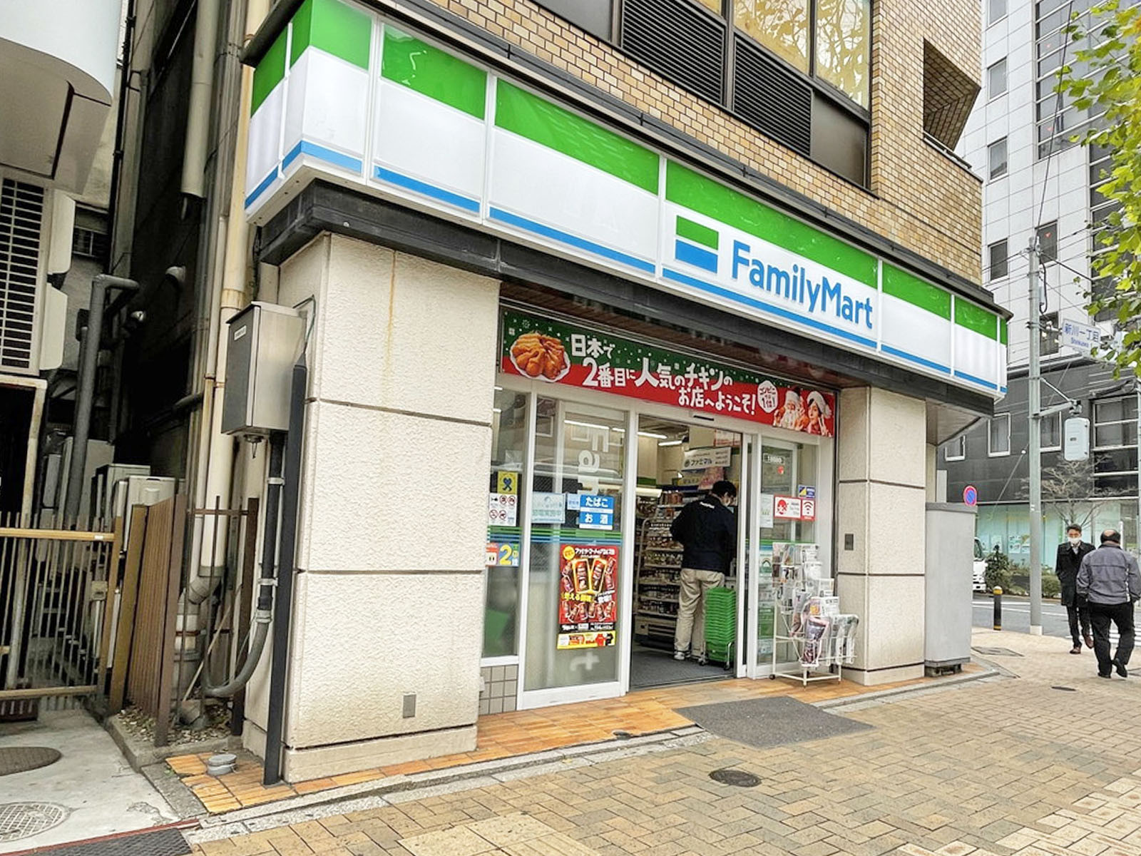 徒歩1分のファミリーマート茅場町駅東店