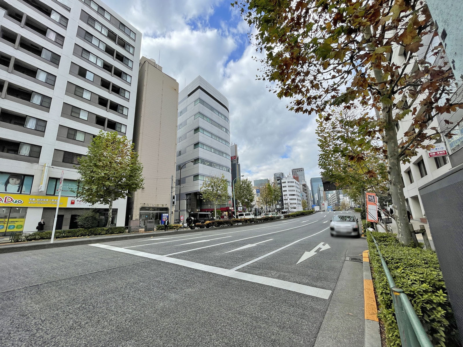 新川むさしやビル前面の通り