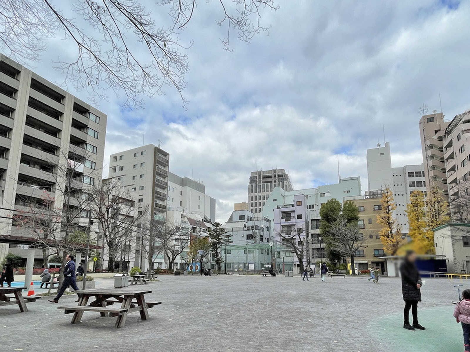 付近の中央区立越前堀児童公園