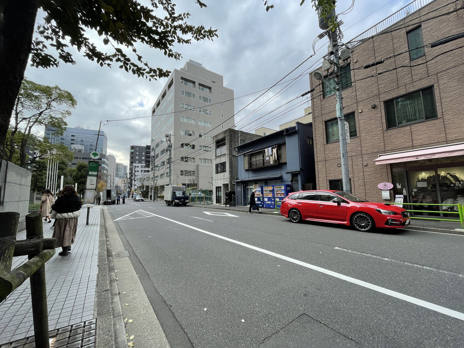 宮田ビル前面の通り