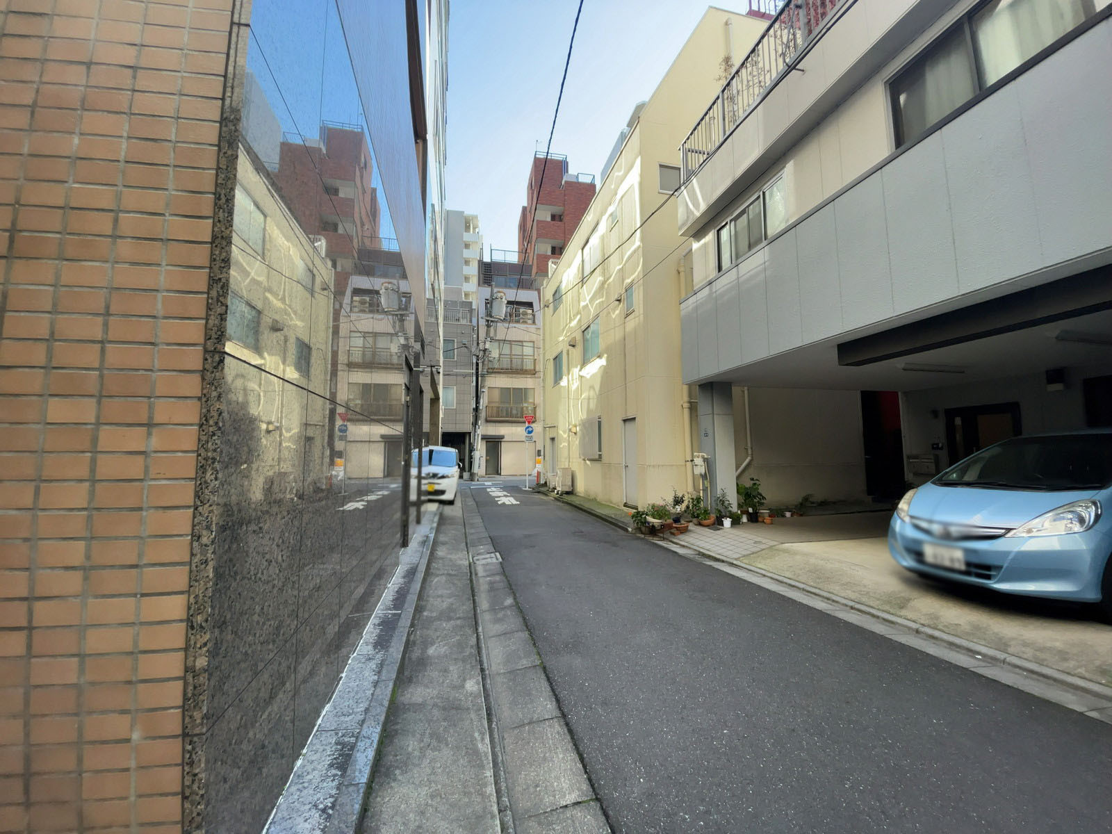 アコルデ浅草橋前面の通り