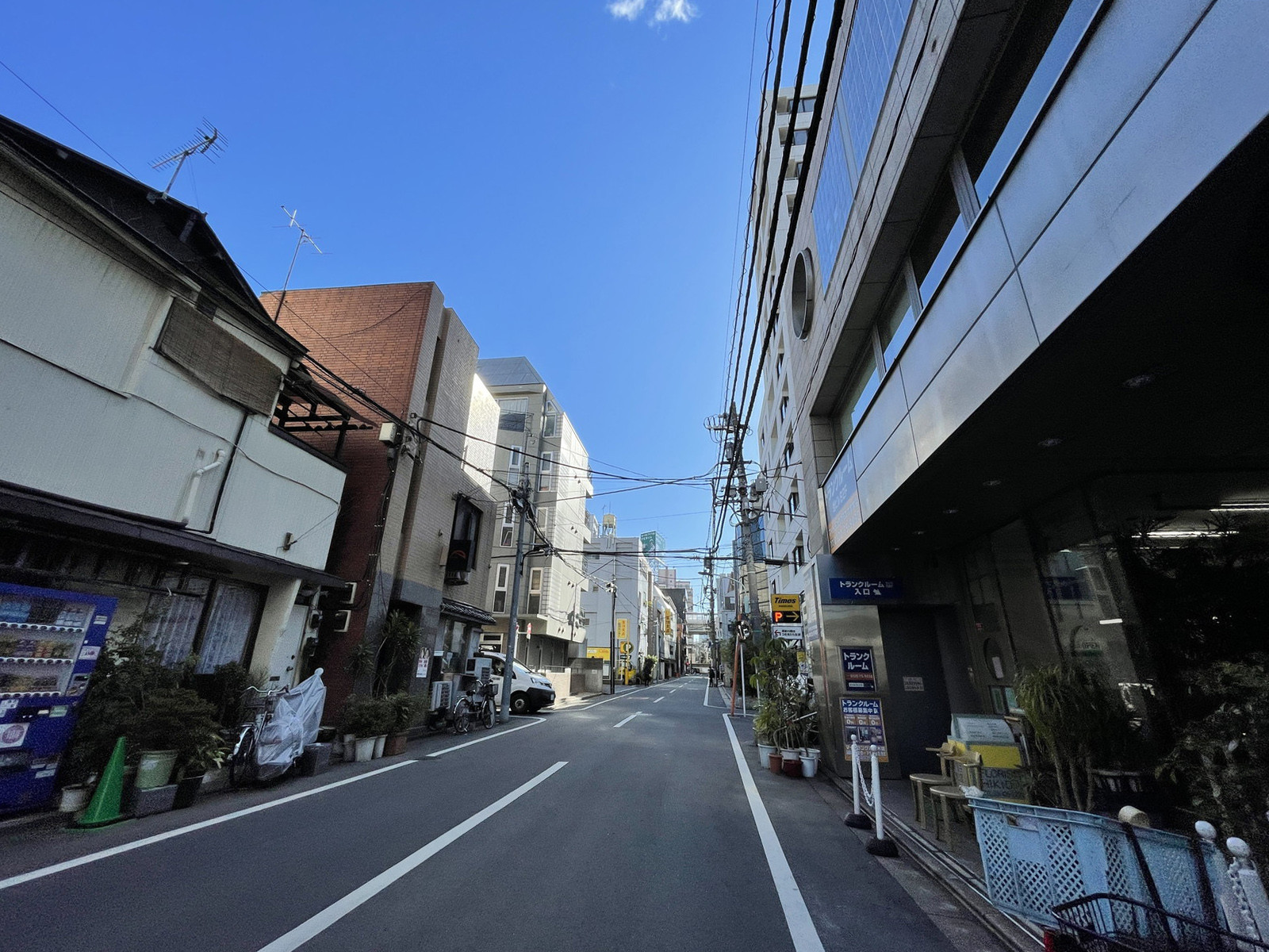 疋田ビル前面の通り