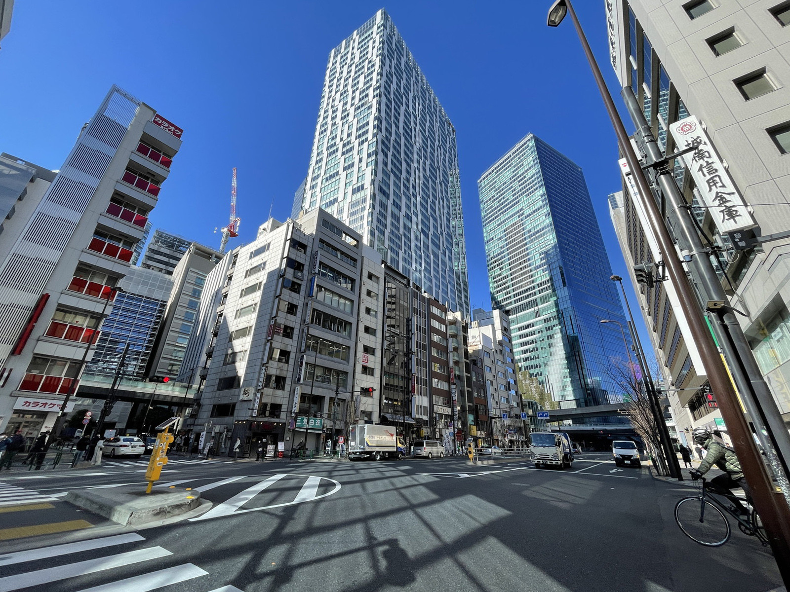 東京建物渋谷ビル前面の明治通り
