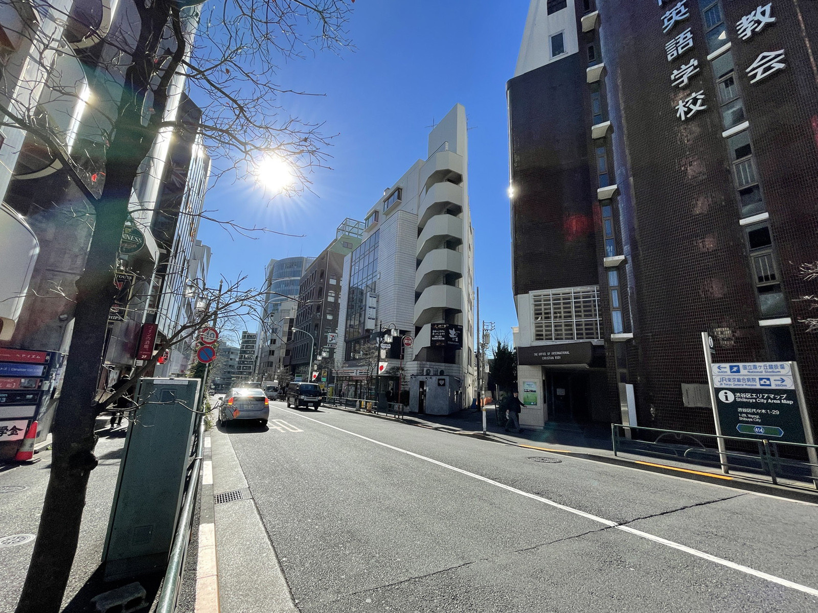 YKビル前面の通り