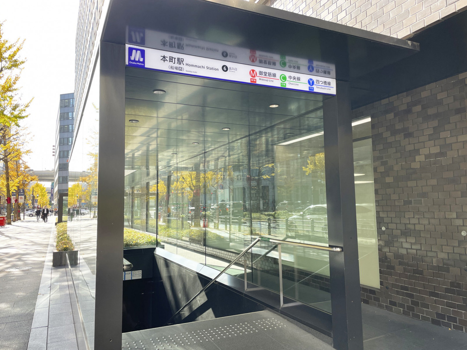 最寄りの「本町駅」