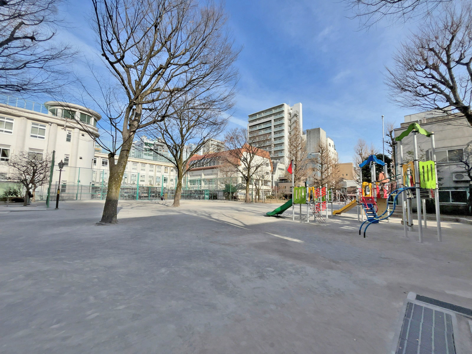 徒歩1分の台東区立小島公園