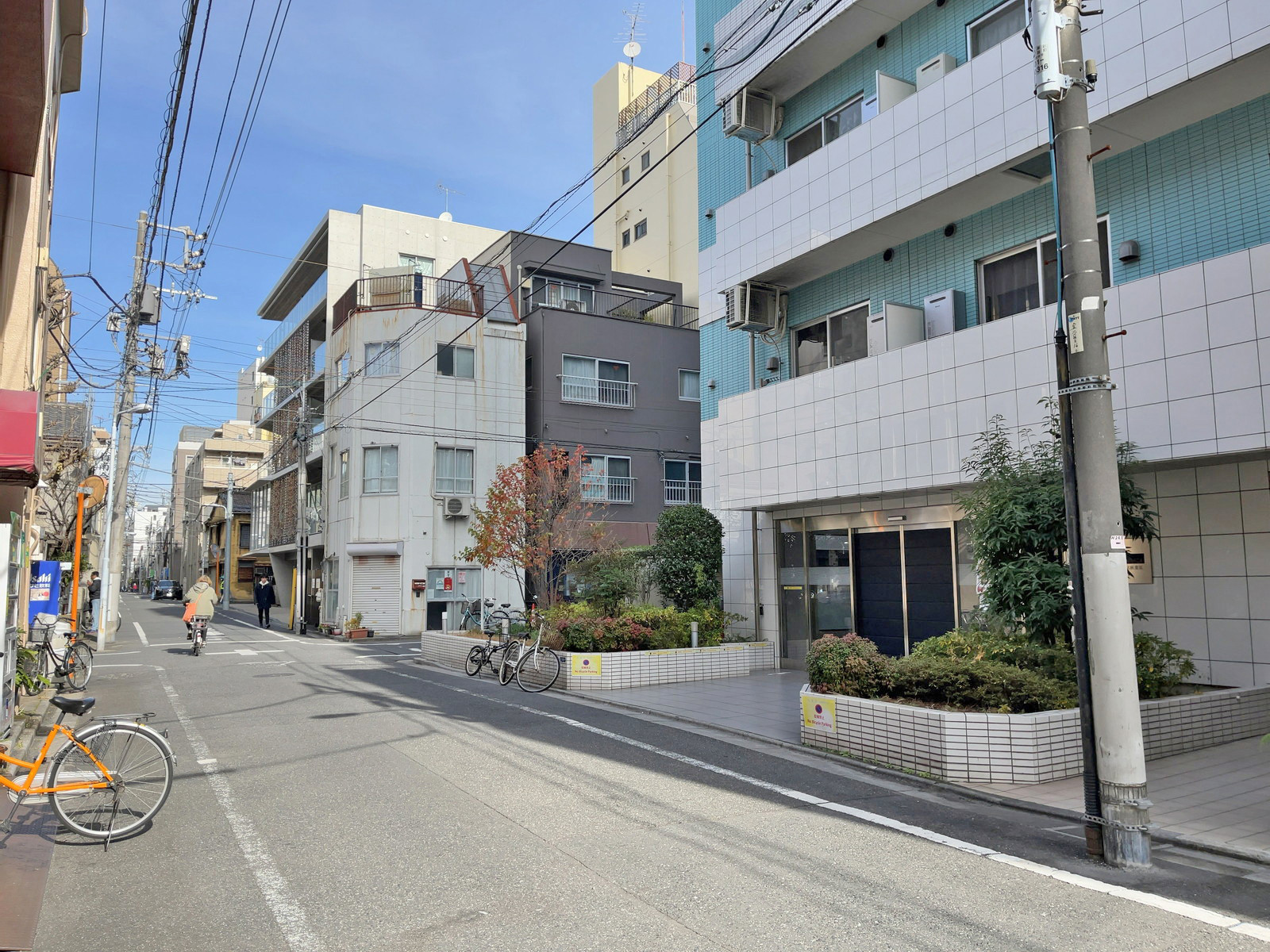 今井ビル前面通り