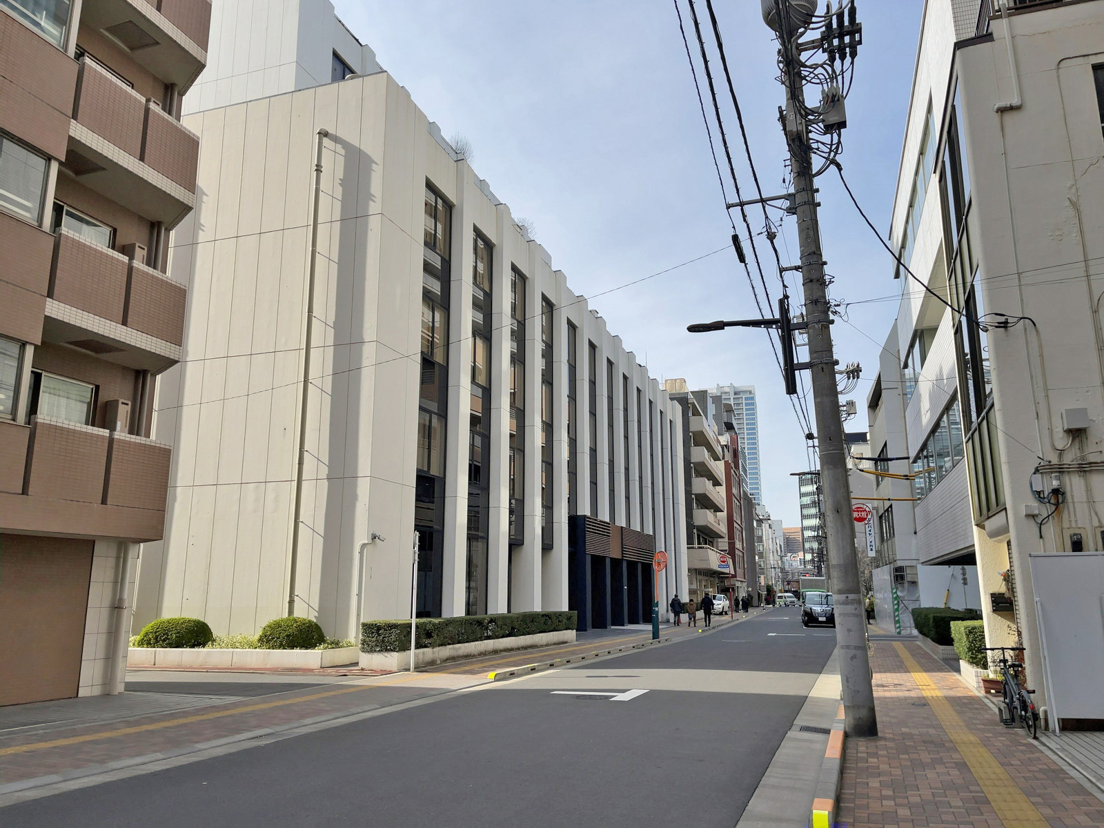 燦坤日本電器ビル前面通り