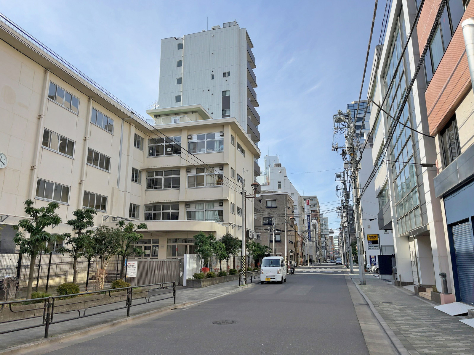 オカジマビル前面通り