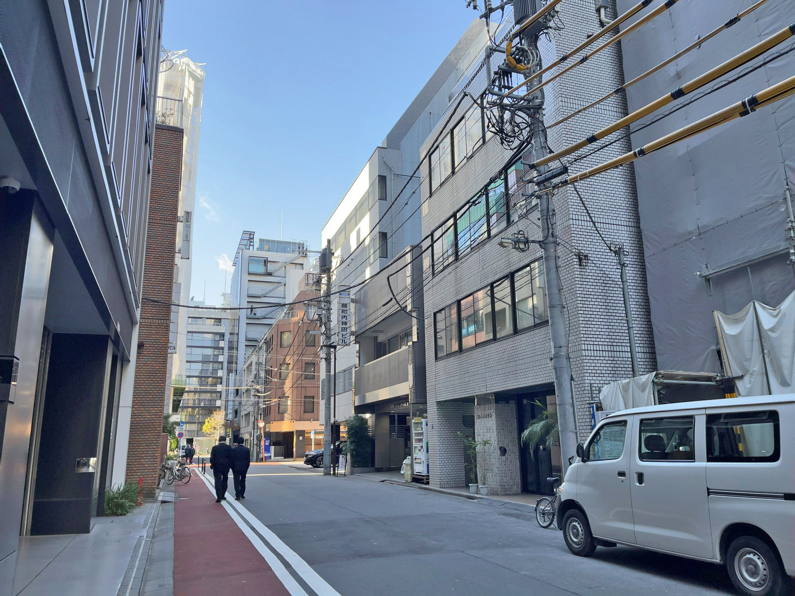 一広グローバルビル前面通り