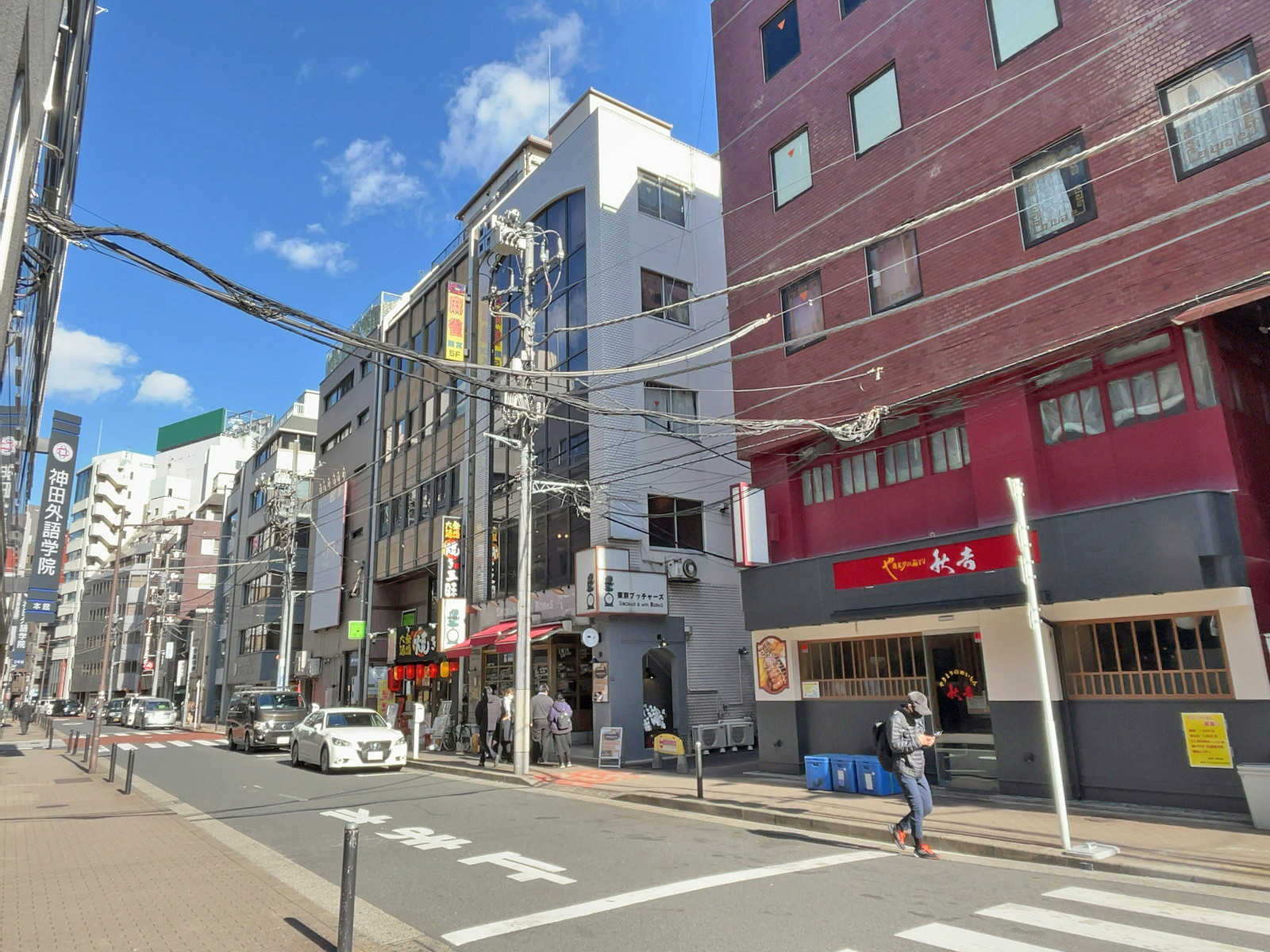 鉄鋼新聞第一ビル前面通り