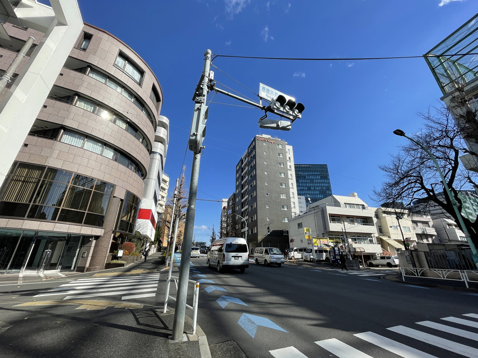 オー・アール・ディ原宿ビル前面の通り