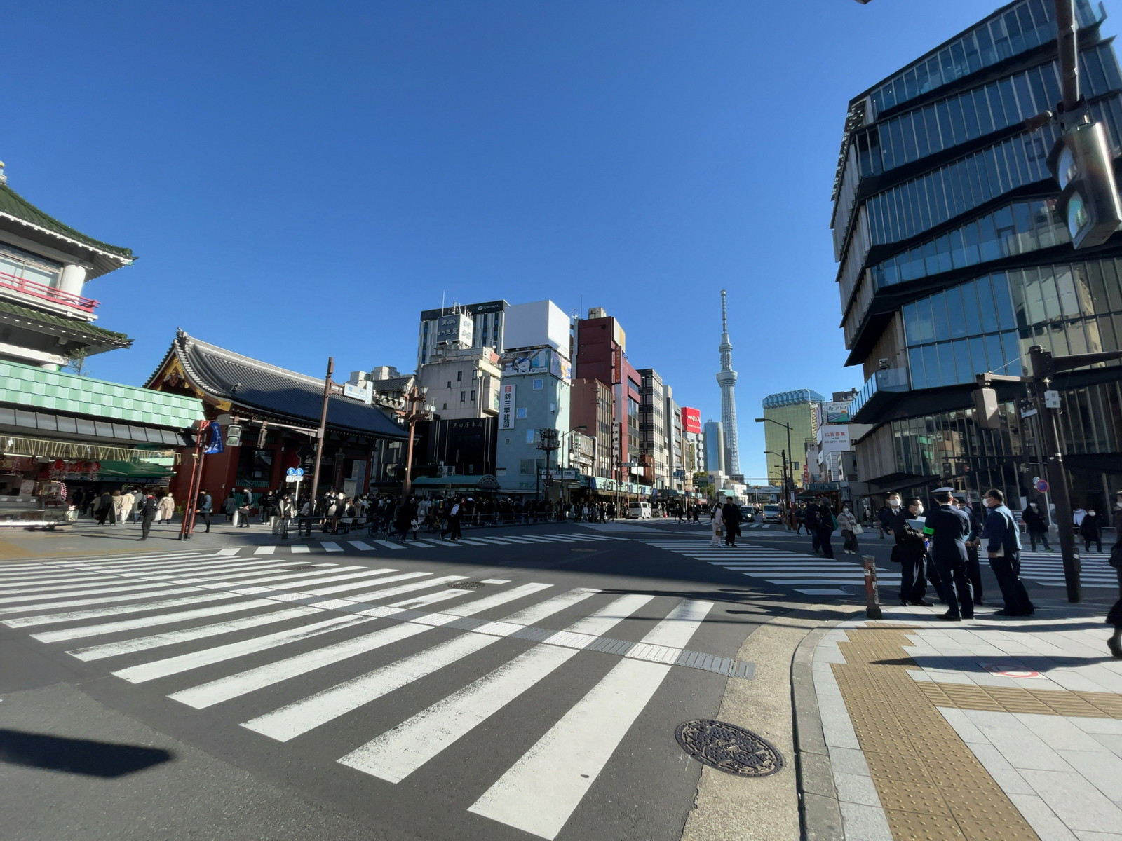近くの雷門通り
