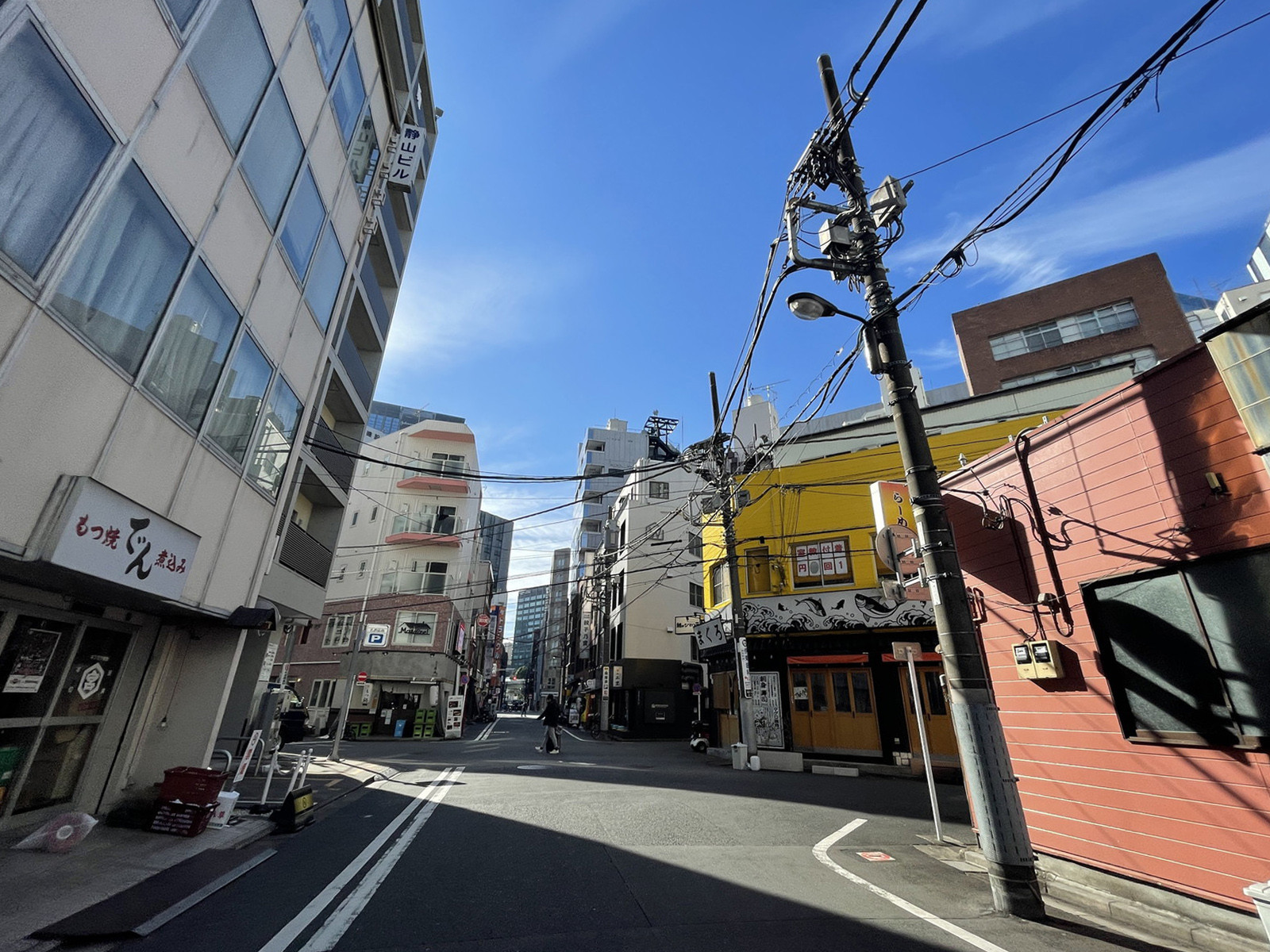 静山ビル前面の通り