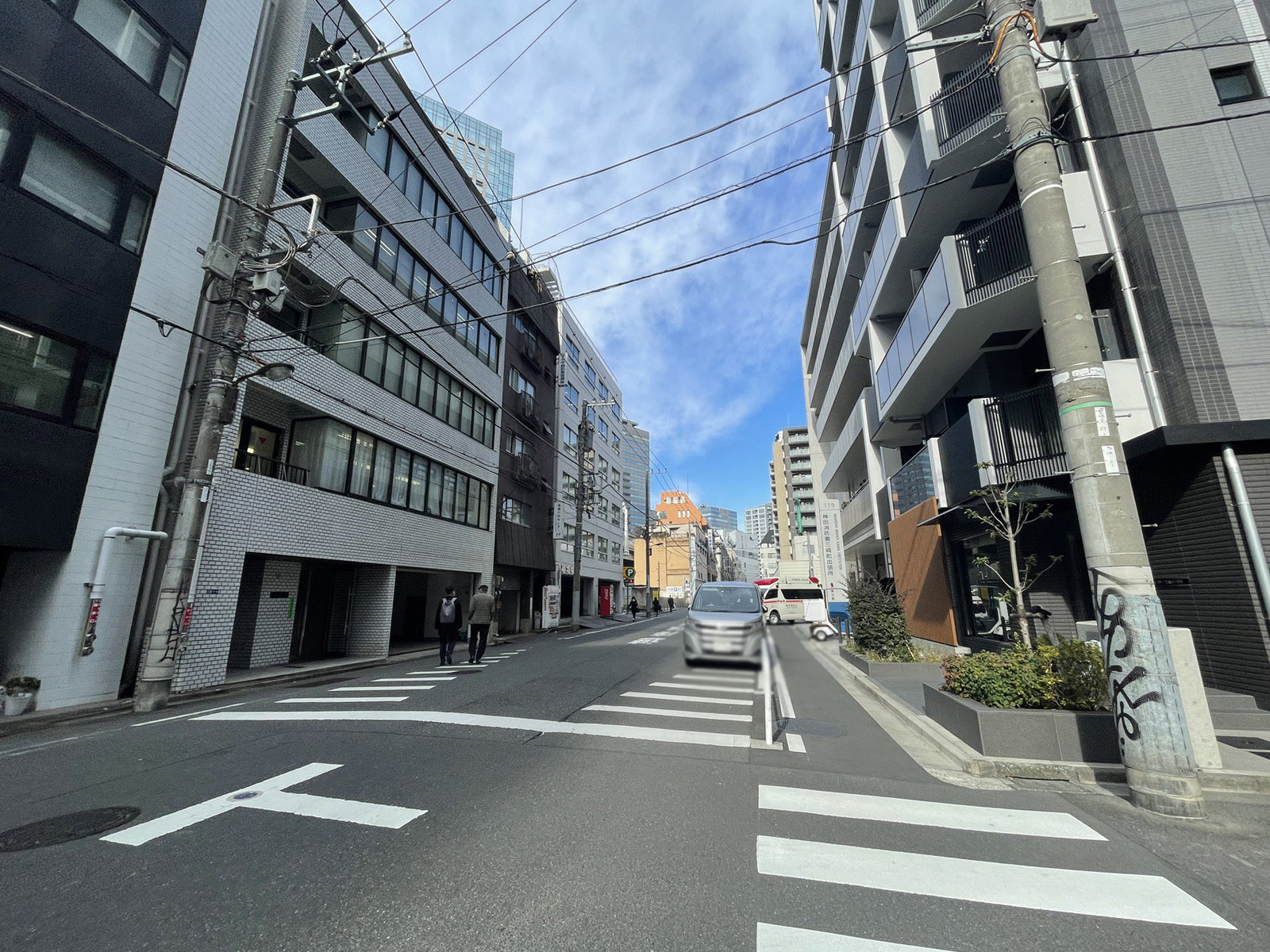 田島ビル前面の通り