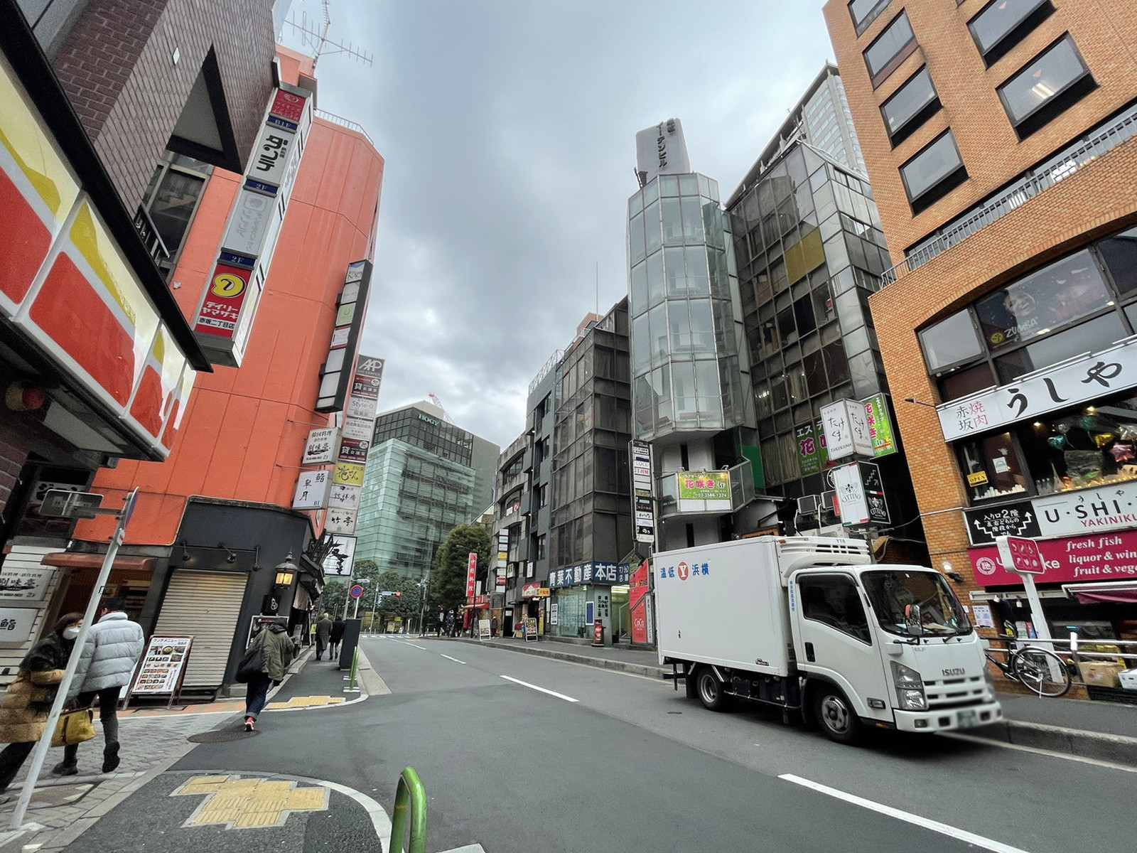 赤坂ふく源ビル前面の通り