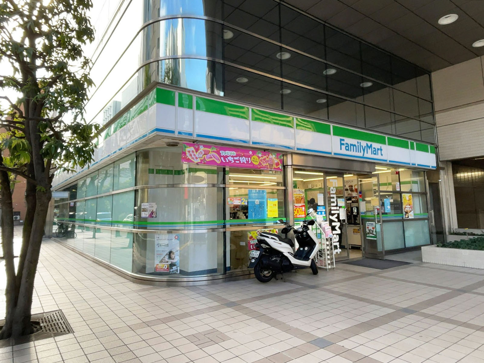 徒歩3分のファミリーマート 芝2丁目店