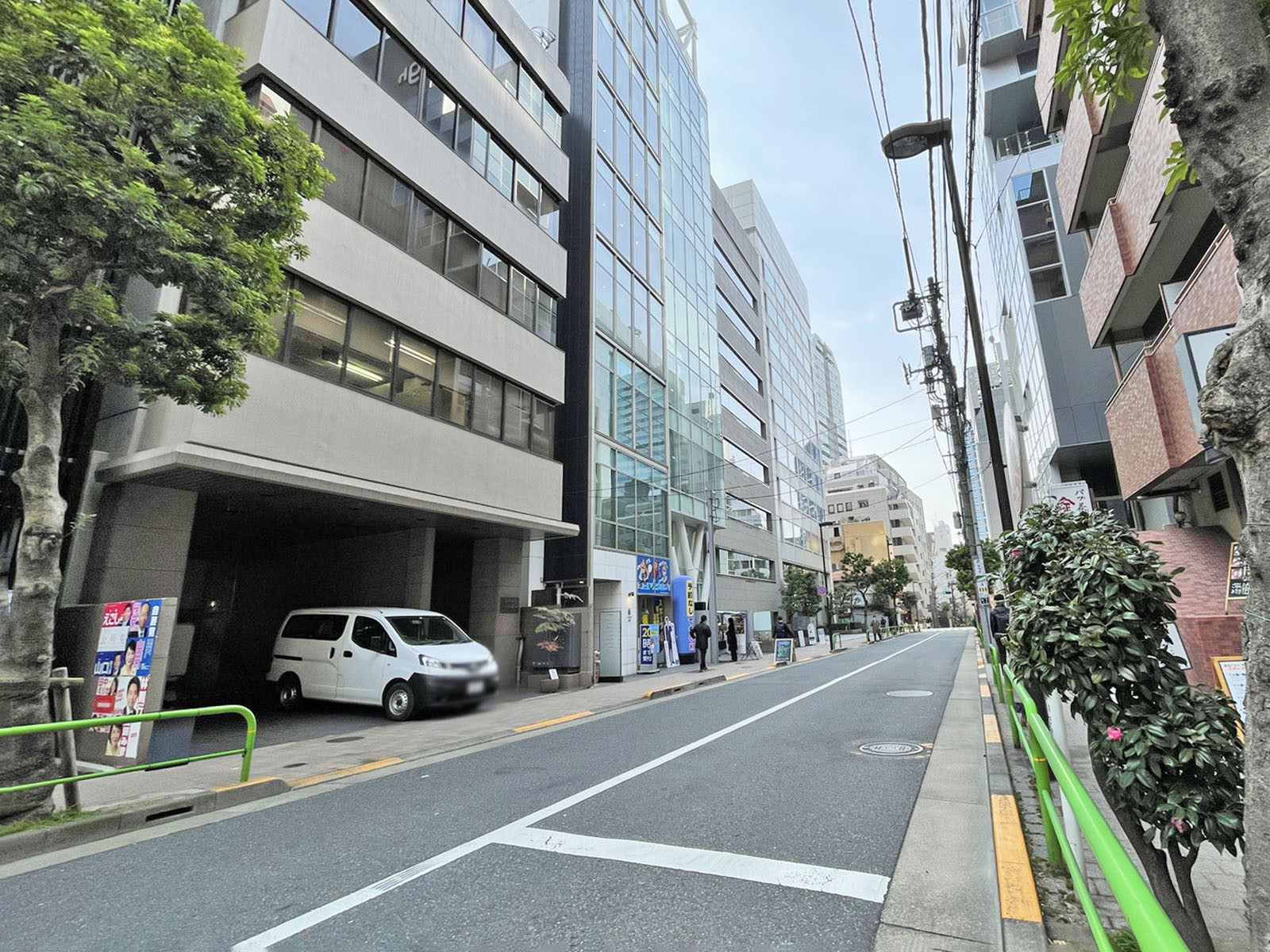 平河町小池ビル前面の通り