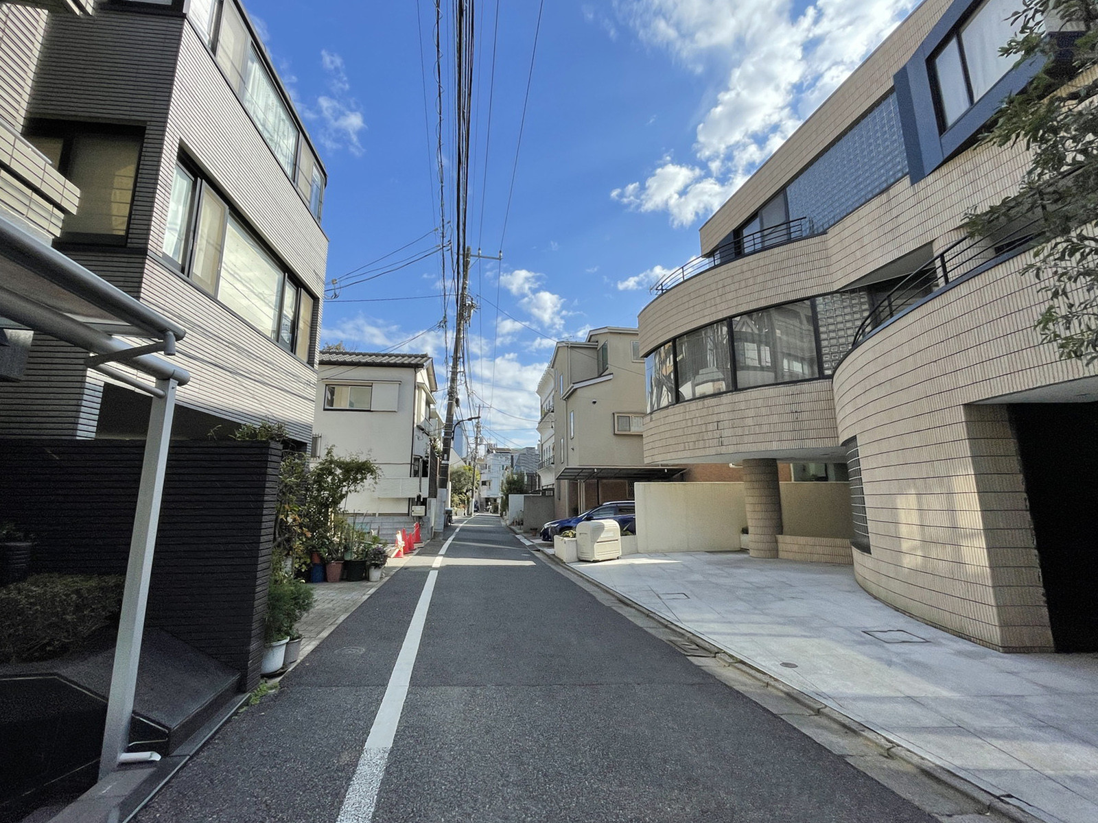 リュベール南青山前面の通り