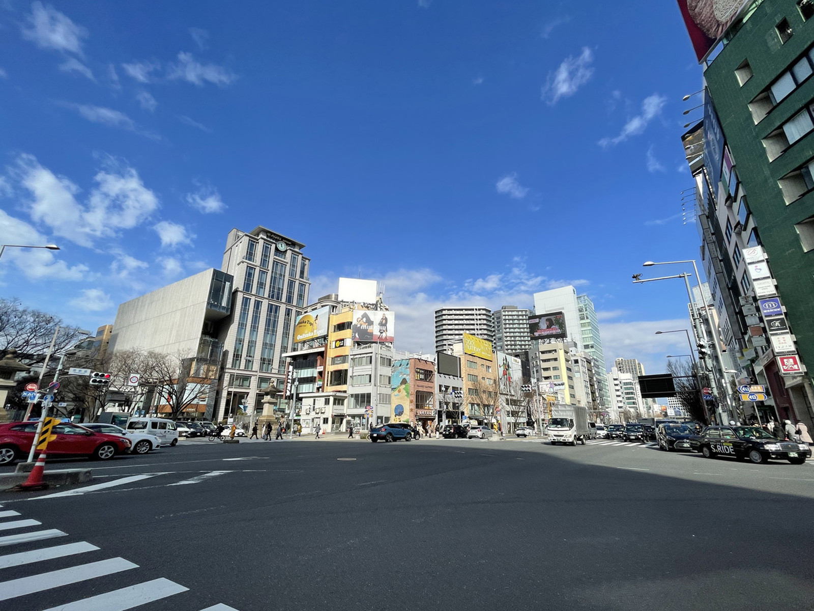 付近の表参道交差点