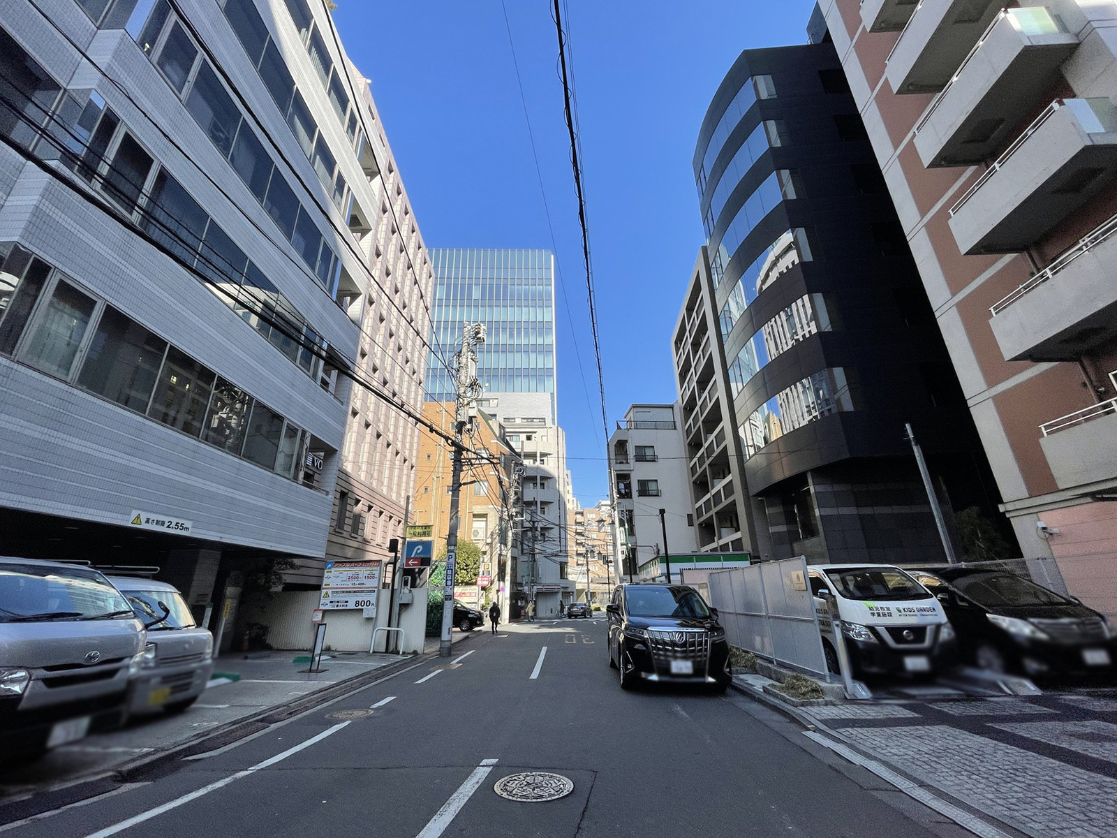 えびすアシスト前面の通り
