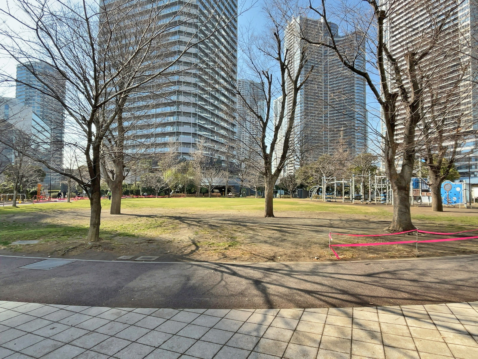 徒歩3分の中央区立黎明橋公園