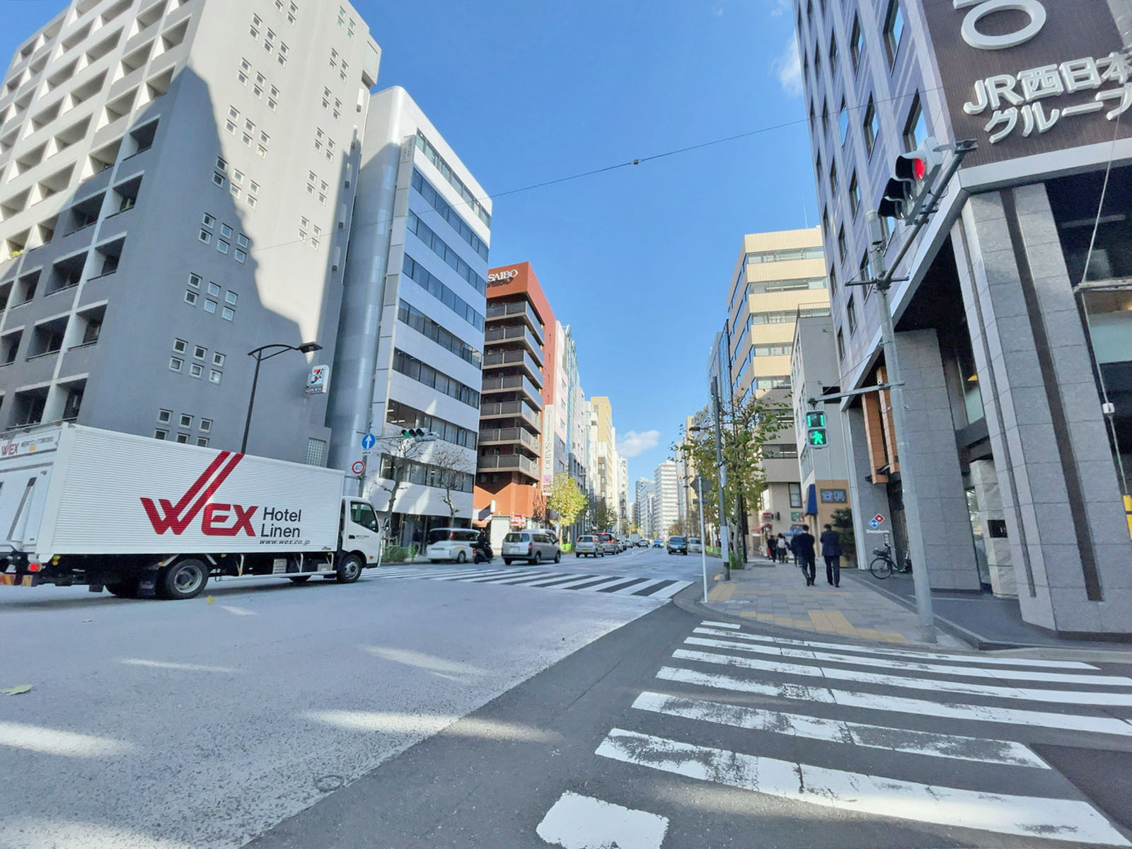 日本橋小網町スクエアビル前面の通り