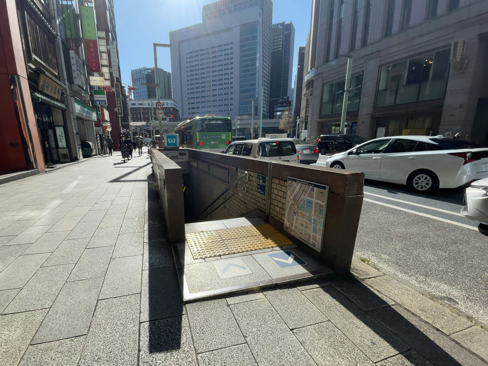 最寄りの「三越前駅」