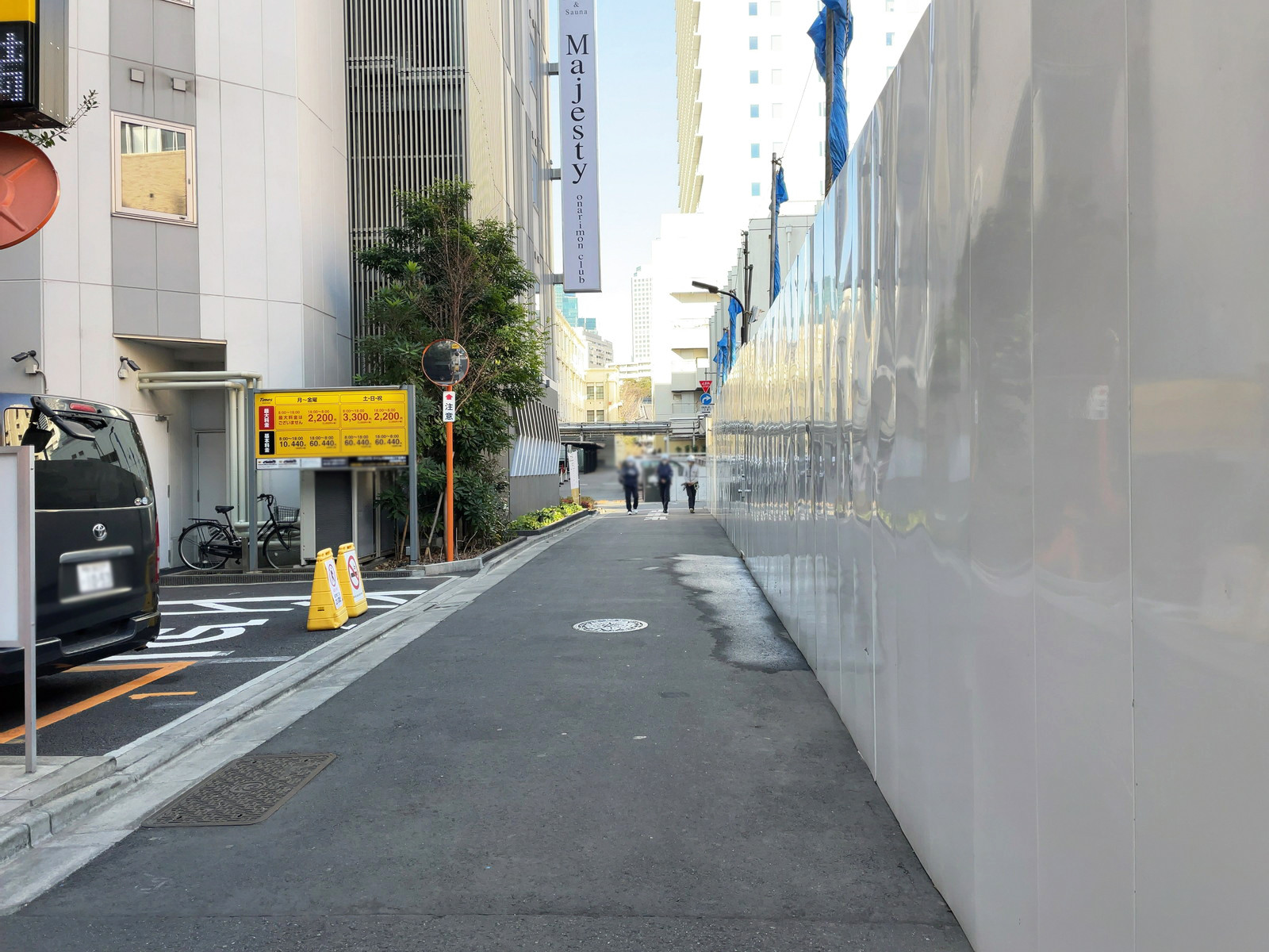 第一白川ビル前面の通り