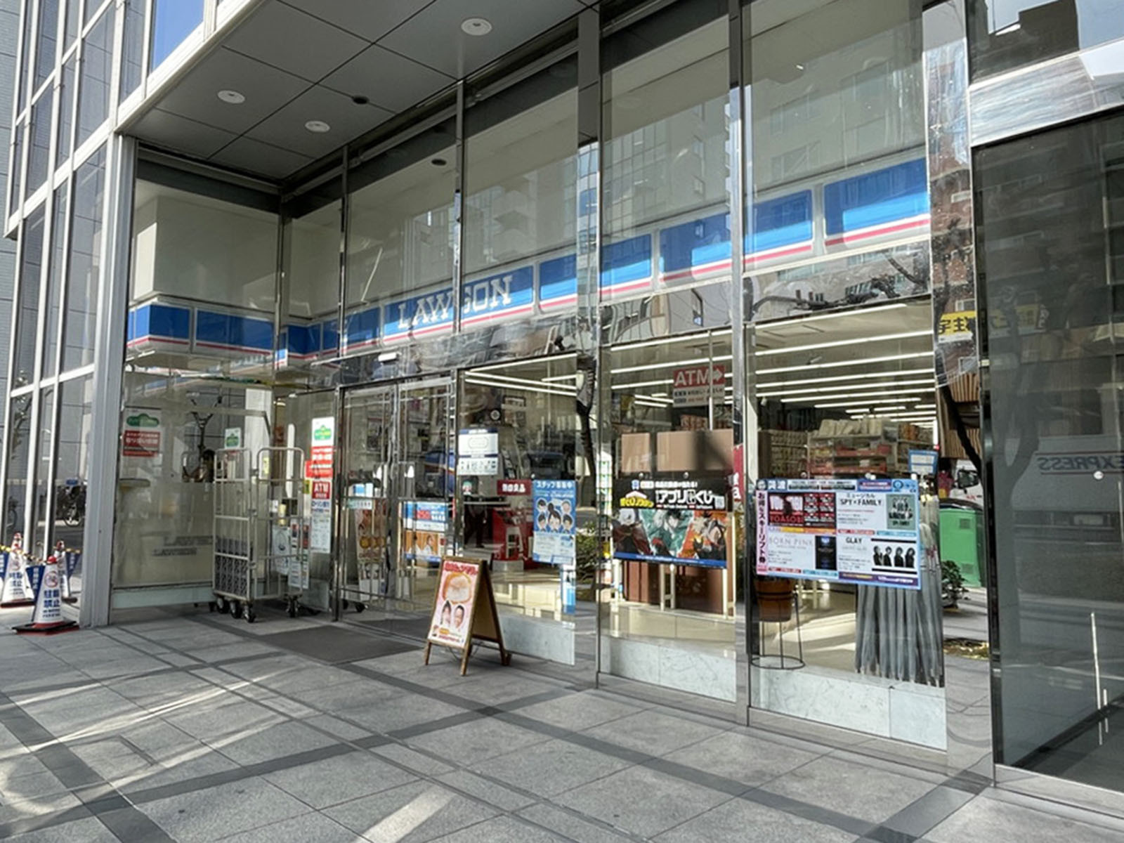 付近のローソン西区土佐堀一丁目店