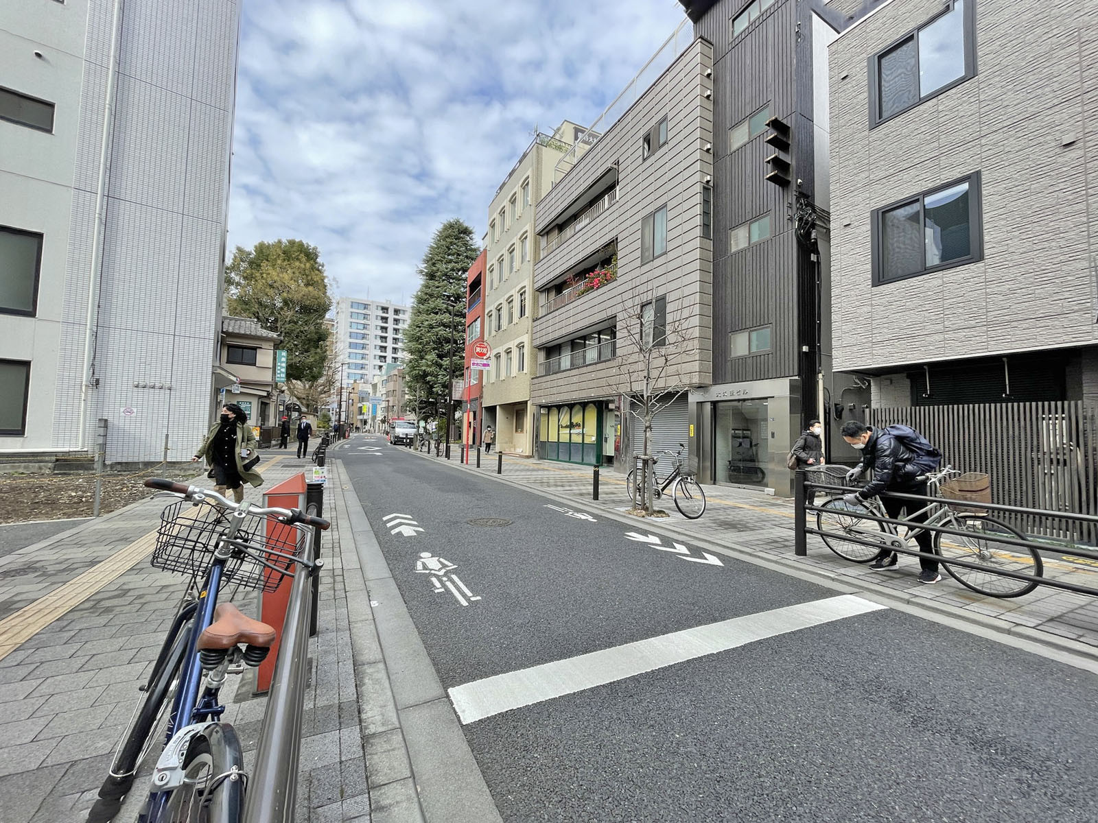 マンション松本の全面の通り