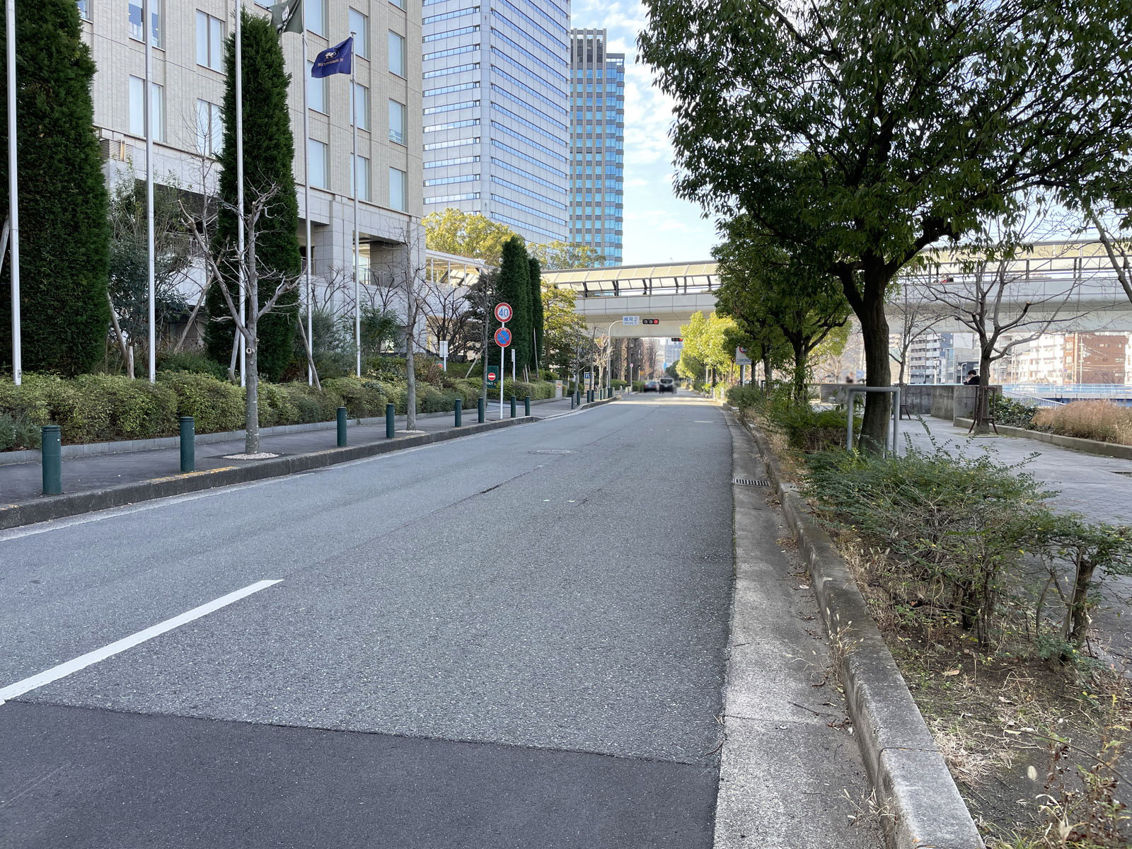 マルイトOBPビル前面の通り