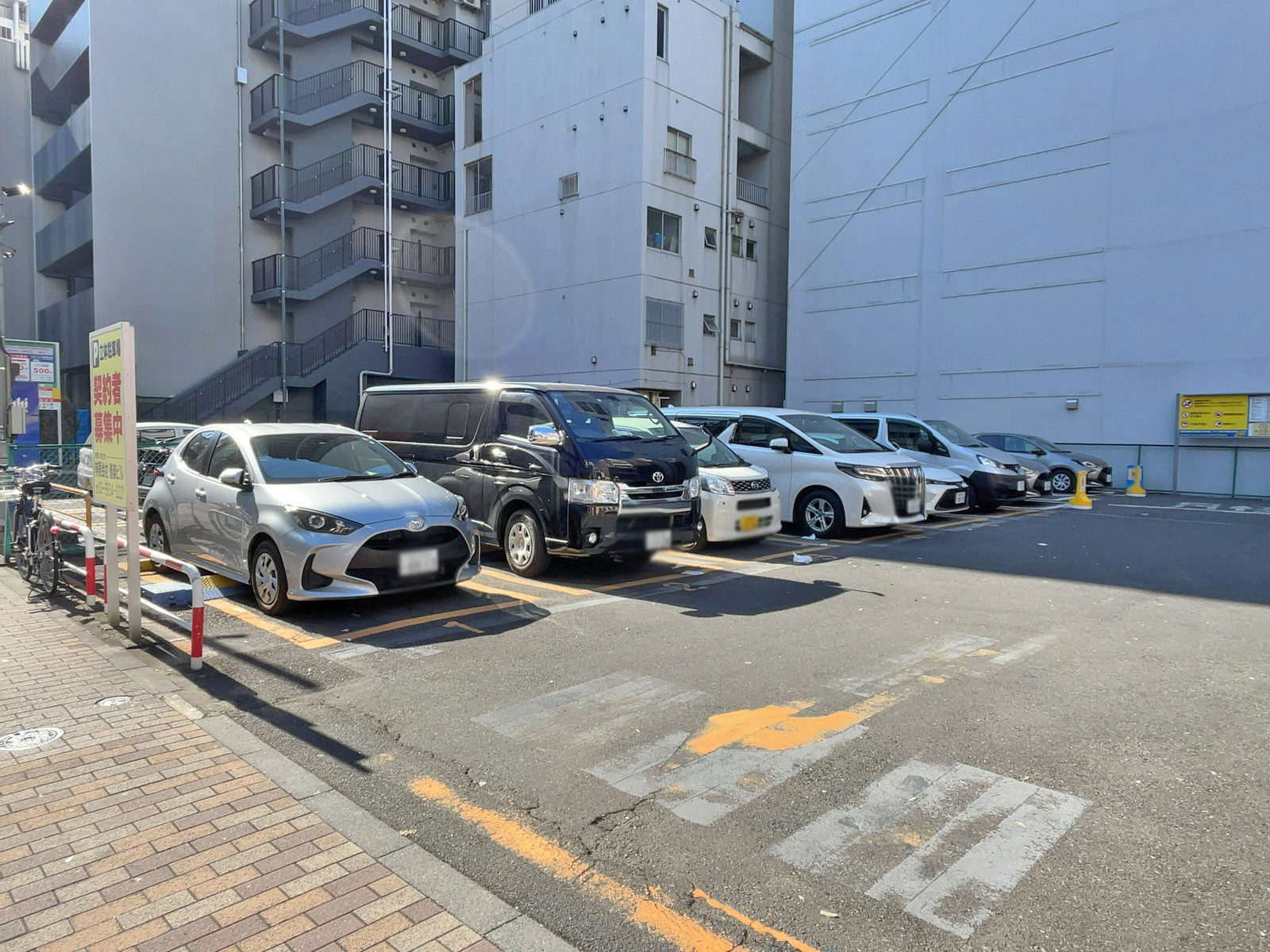 斜め向かいのコインパーキング
