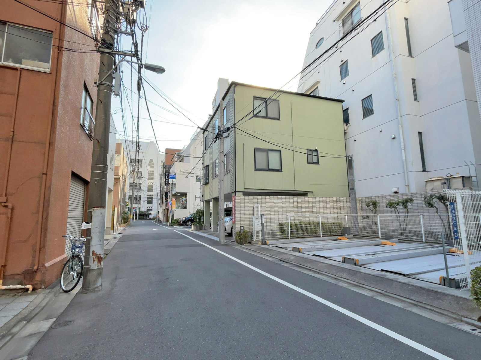 大澤ビル前面通り