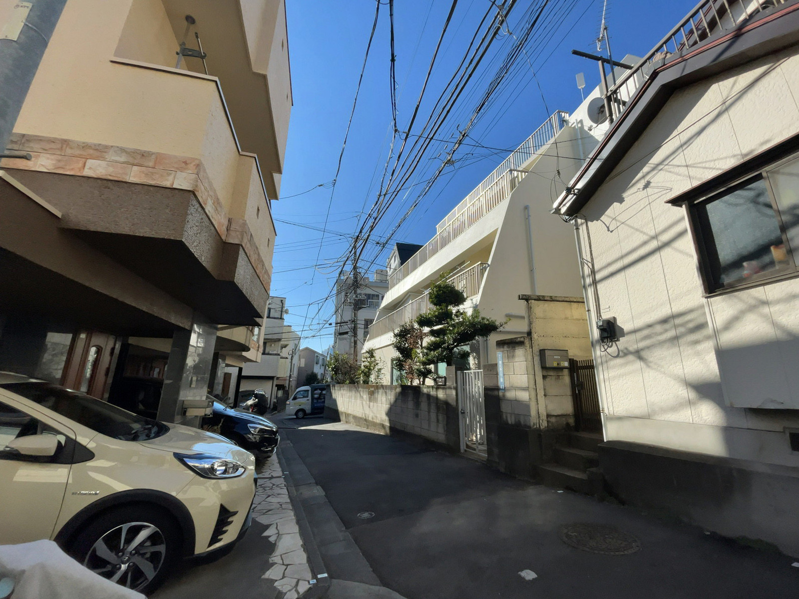 メゾンドミエル恵比寿前面の通り