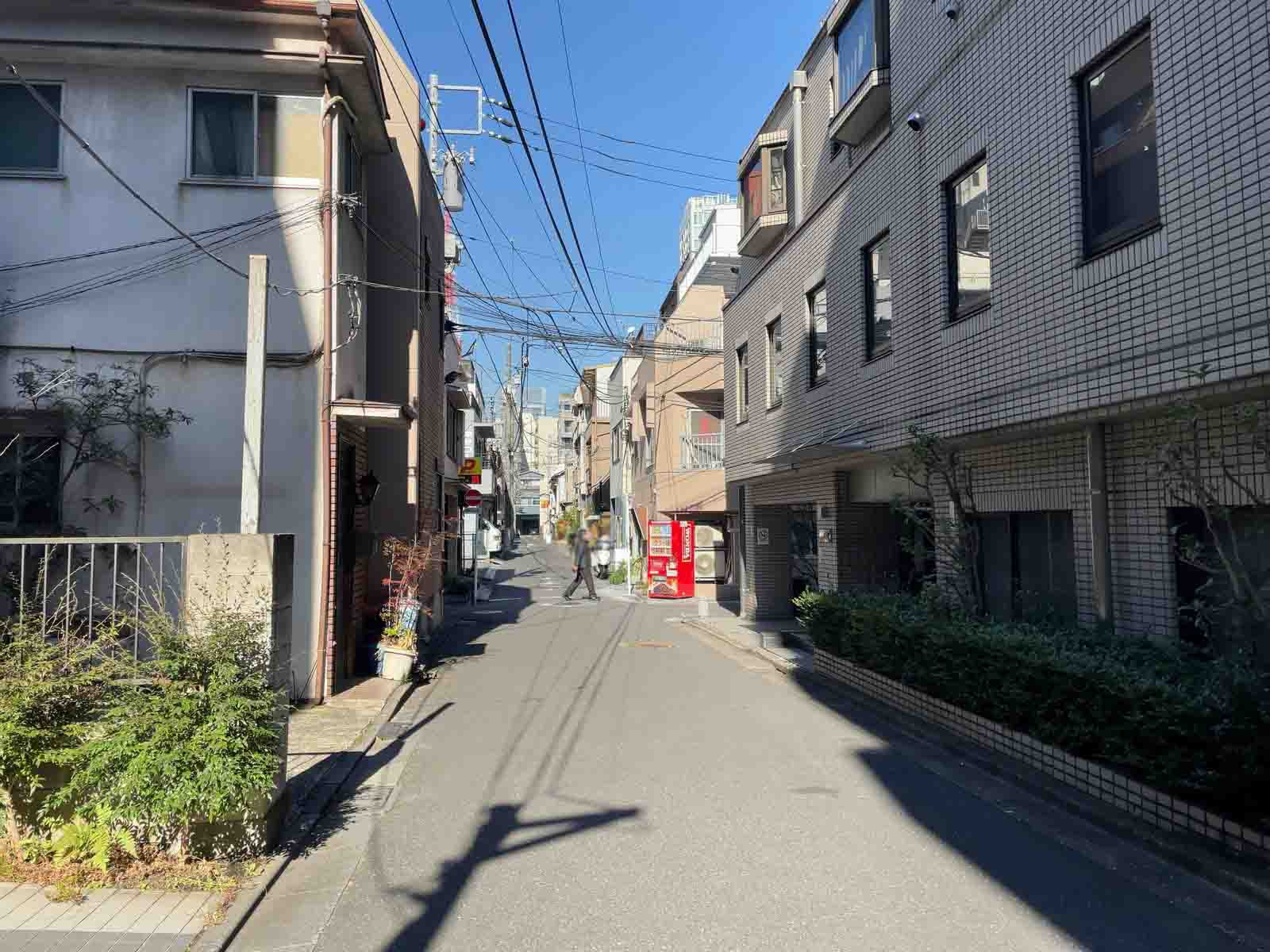 三田加藤ビル前面の通り