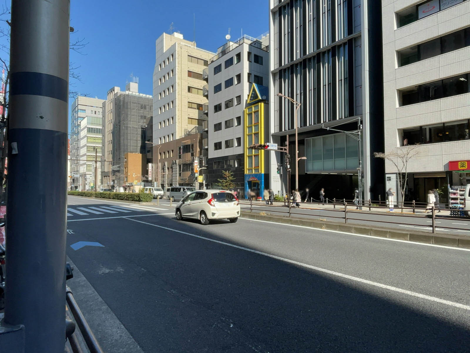 MAビル芝3前面の桜田通り