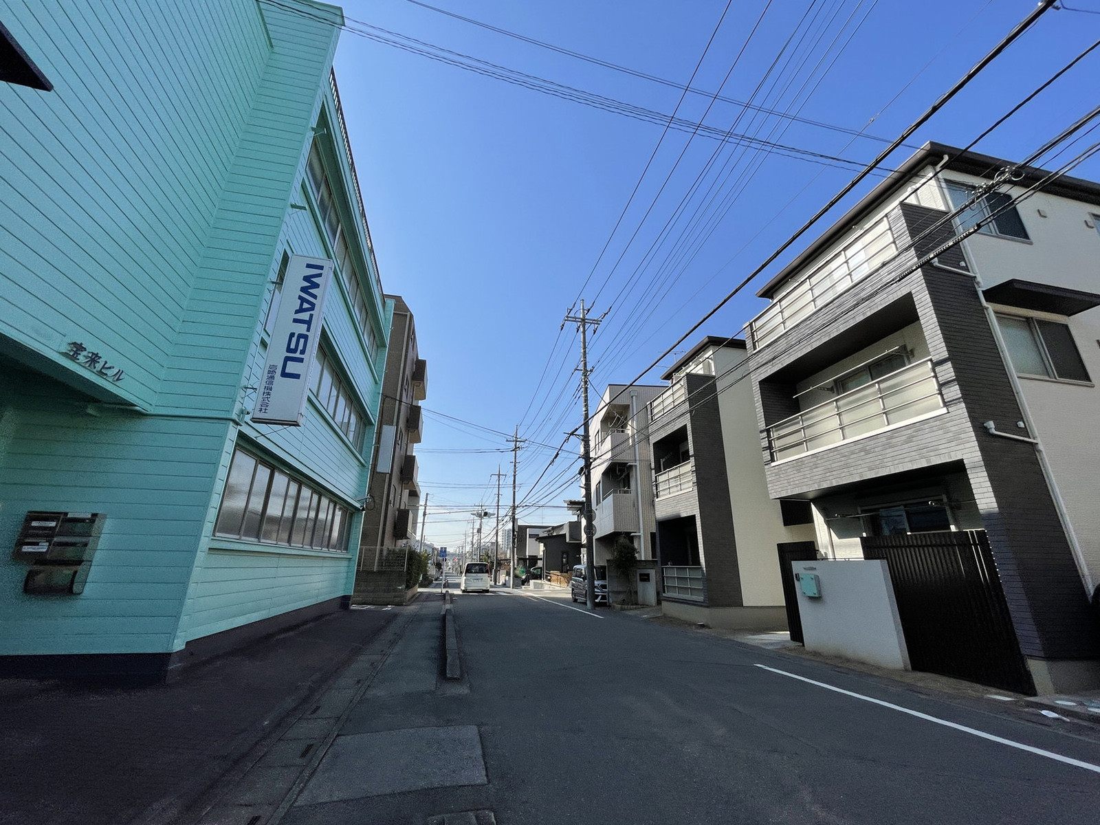 宝来ビル前面の通り