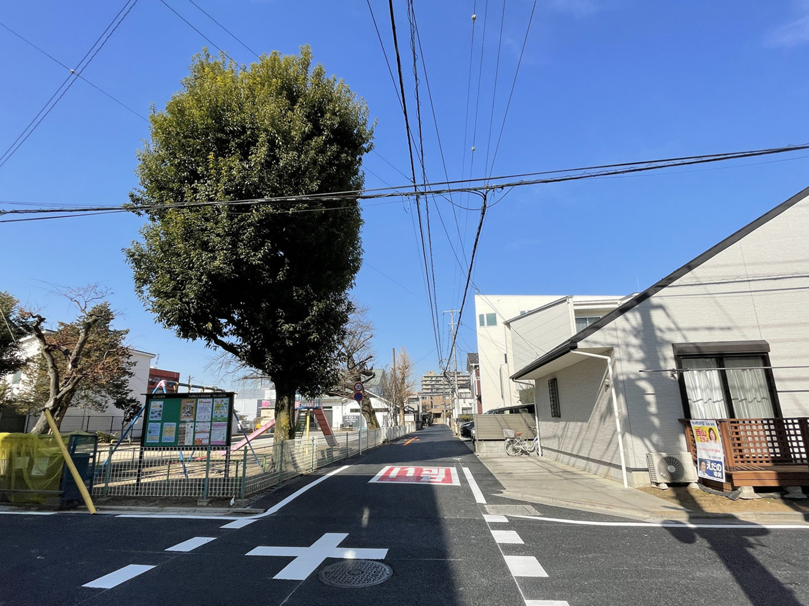 坂口ビル前面の通り
