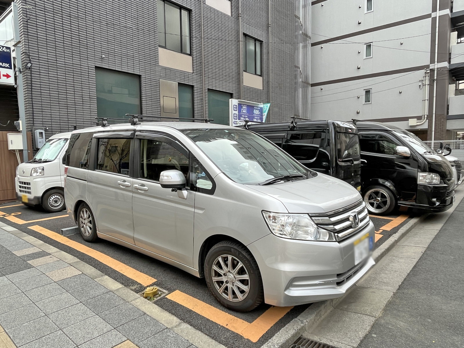 隣のコインパーキング