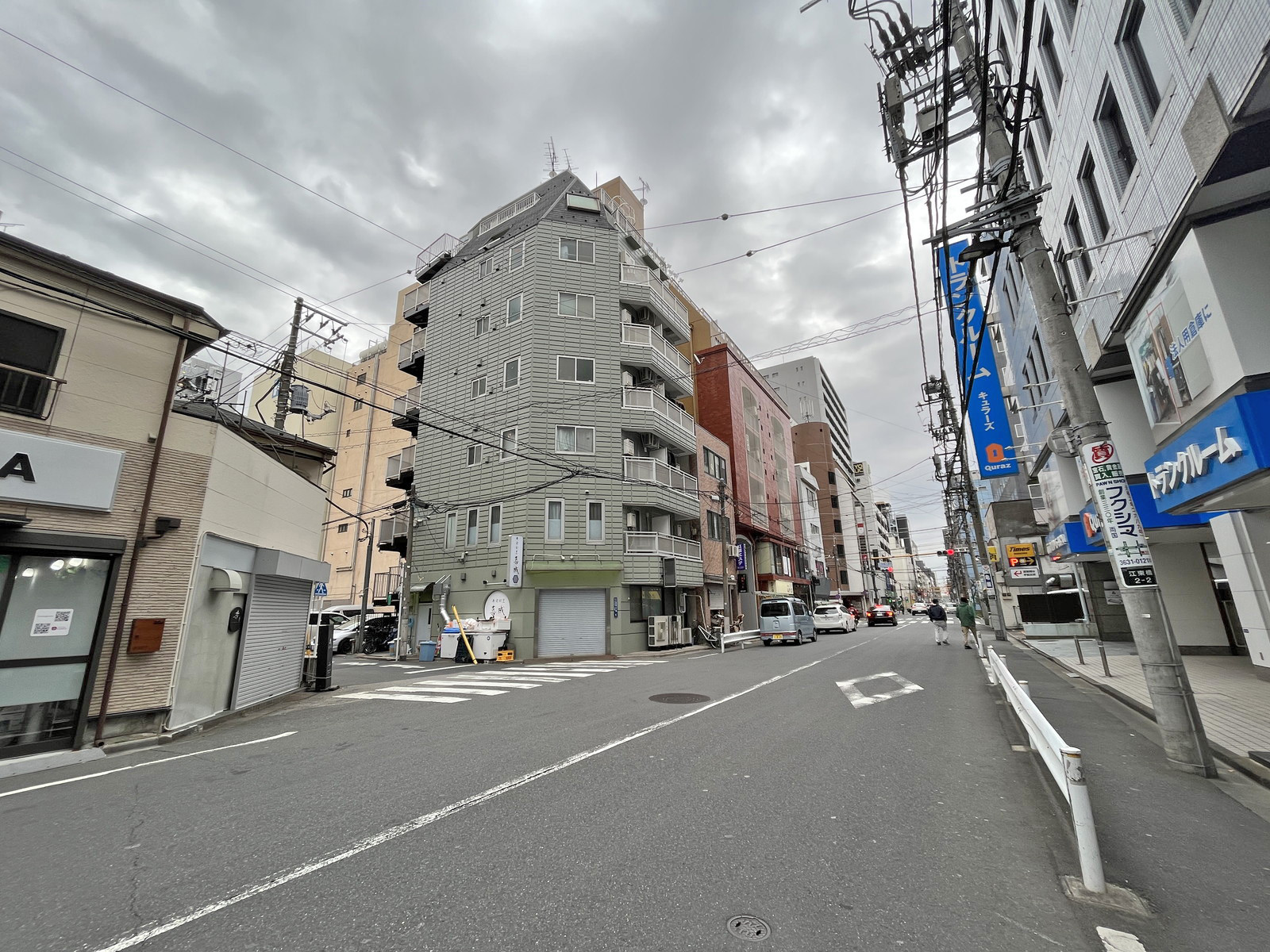 三和ビル前面通り